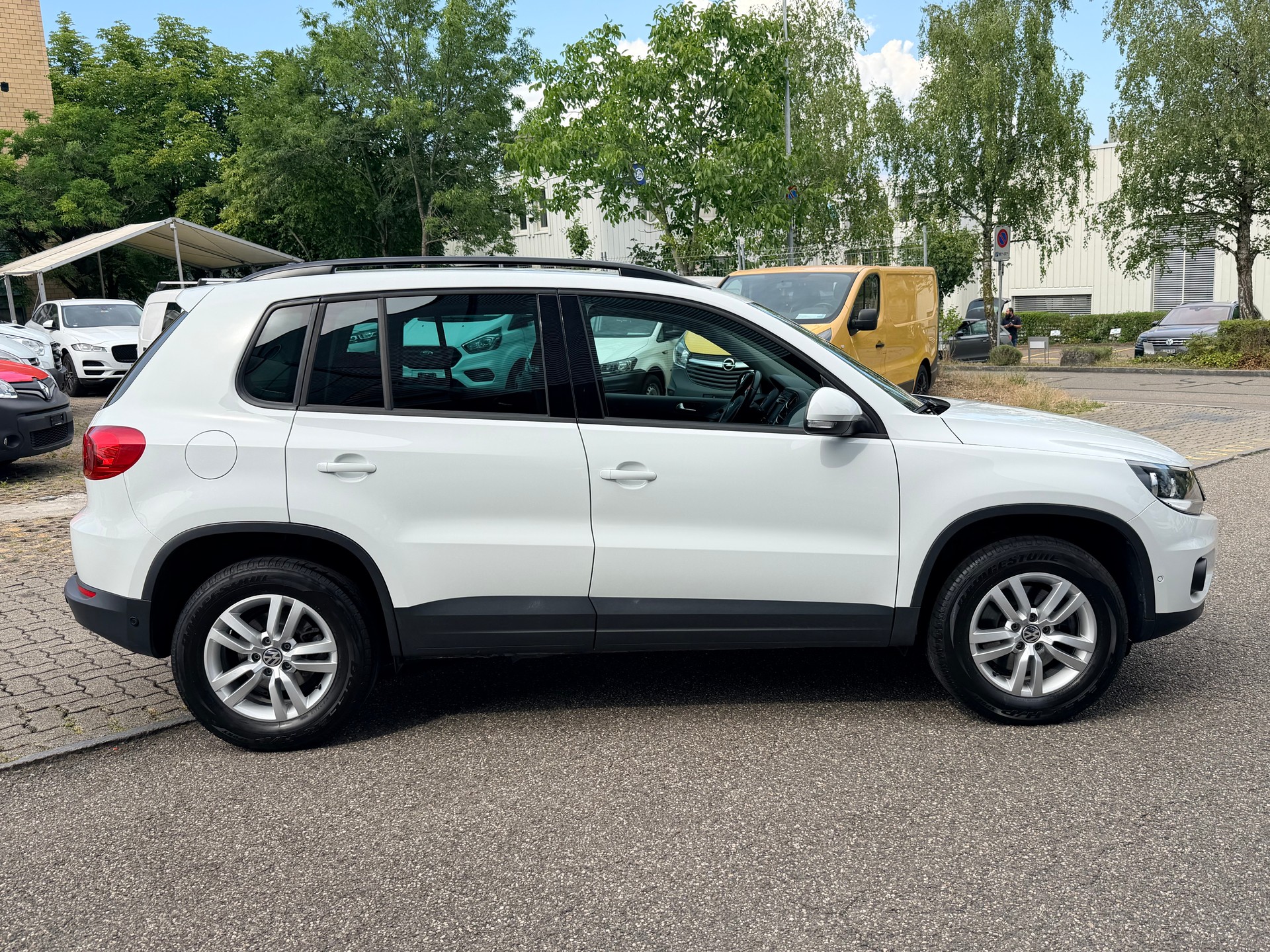 VW Tiguan 2.0 TDI BlueMotion Track&Field 4Motion DSG-image-1