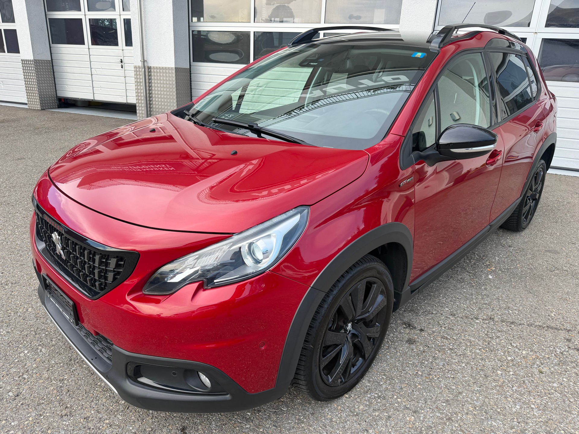 PEUGEOT 2008 1.2 PureTech GT Line EAT6-image-0