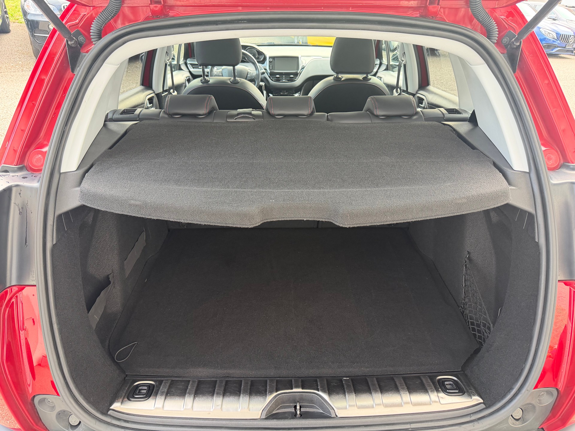 PEUGEOT 2008 1.2 PureTech GT Line EAT6-image-9