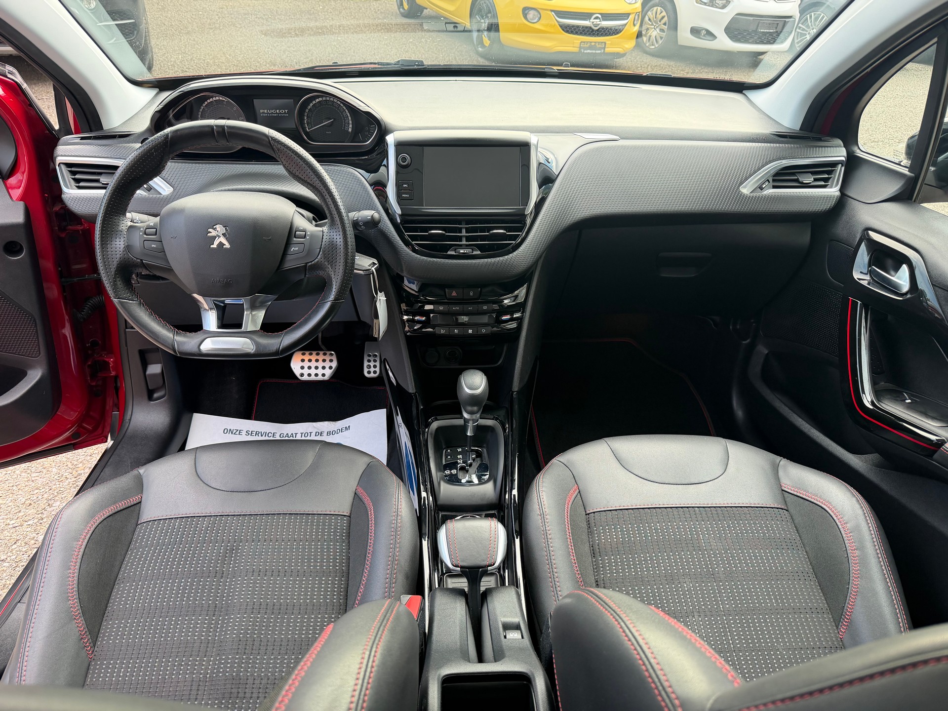 PEUGEOT 2008 1.2 PureTech GT Line EAT6-image-7