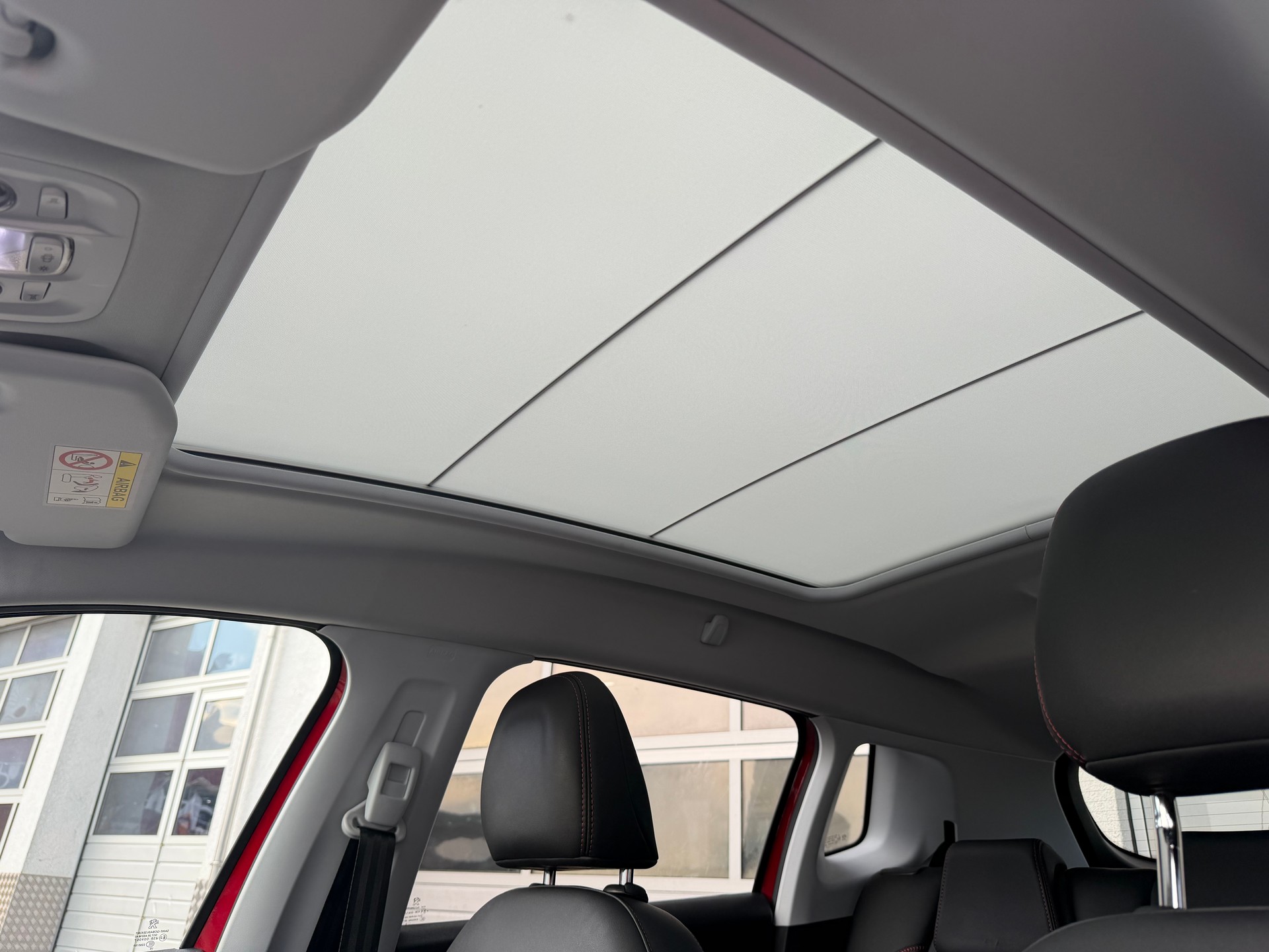 PEUGEOT 2008 1.2 PureTech GT Line EAT6-image-8