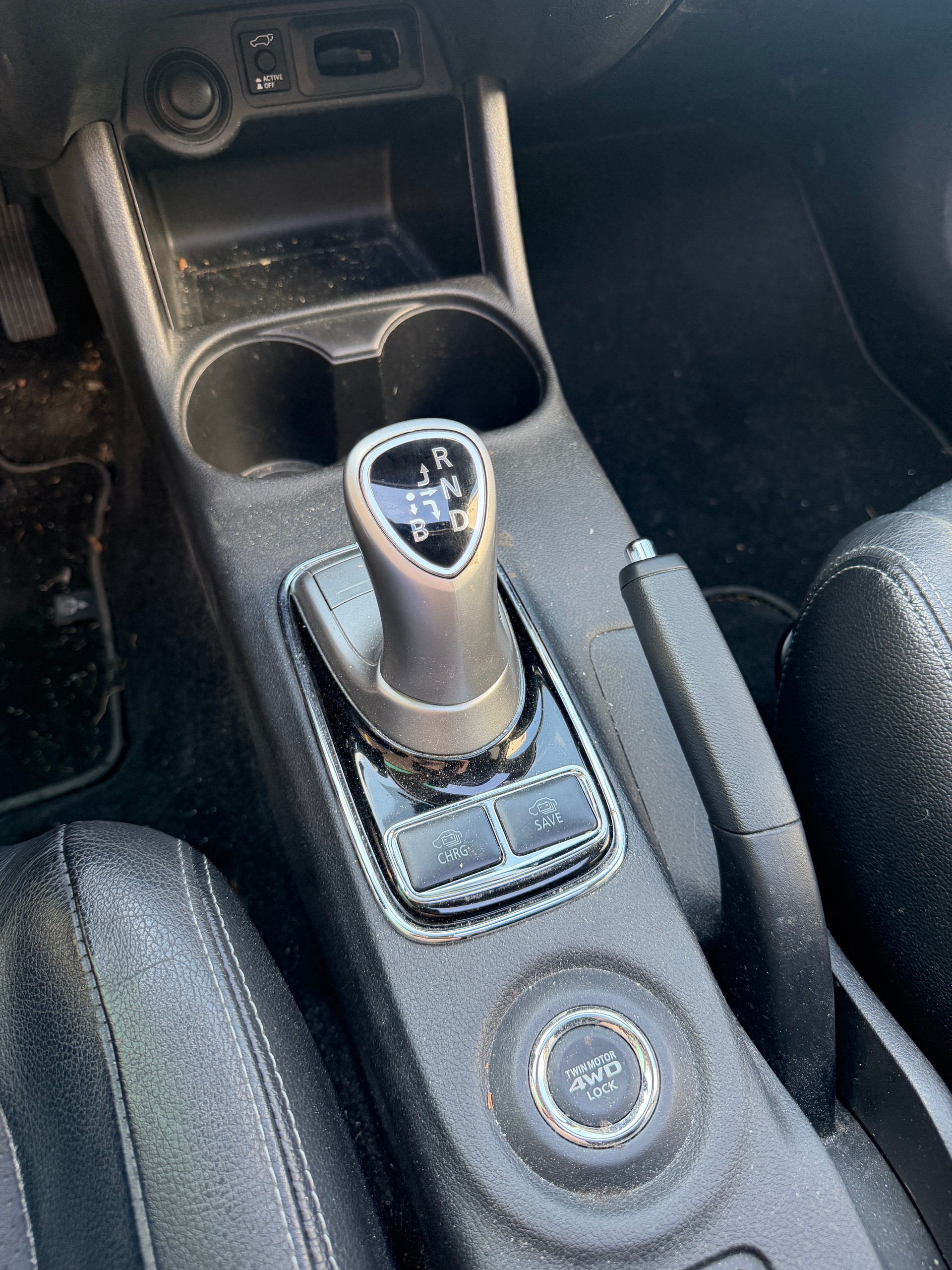 MITSUBISHI Outlander 2.0 PHEV Intense-image-11