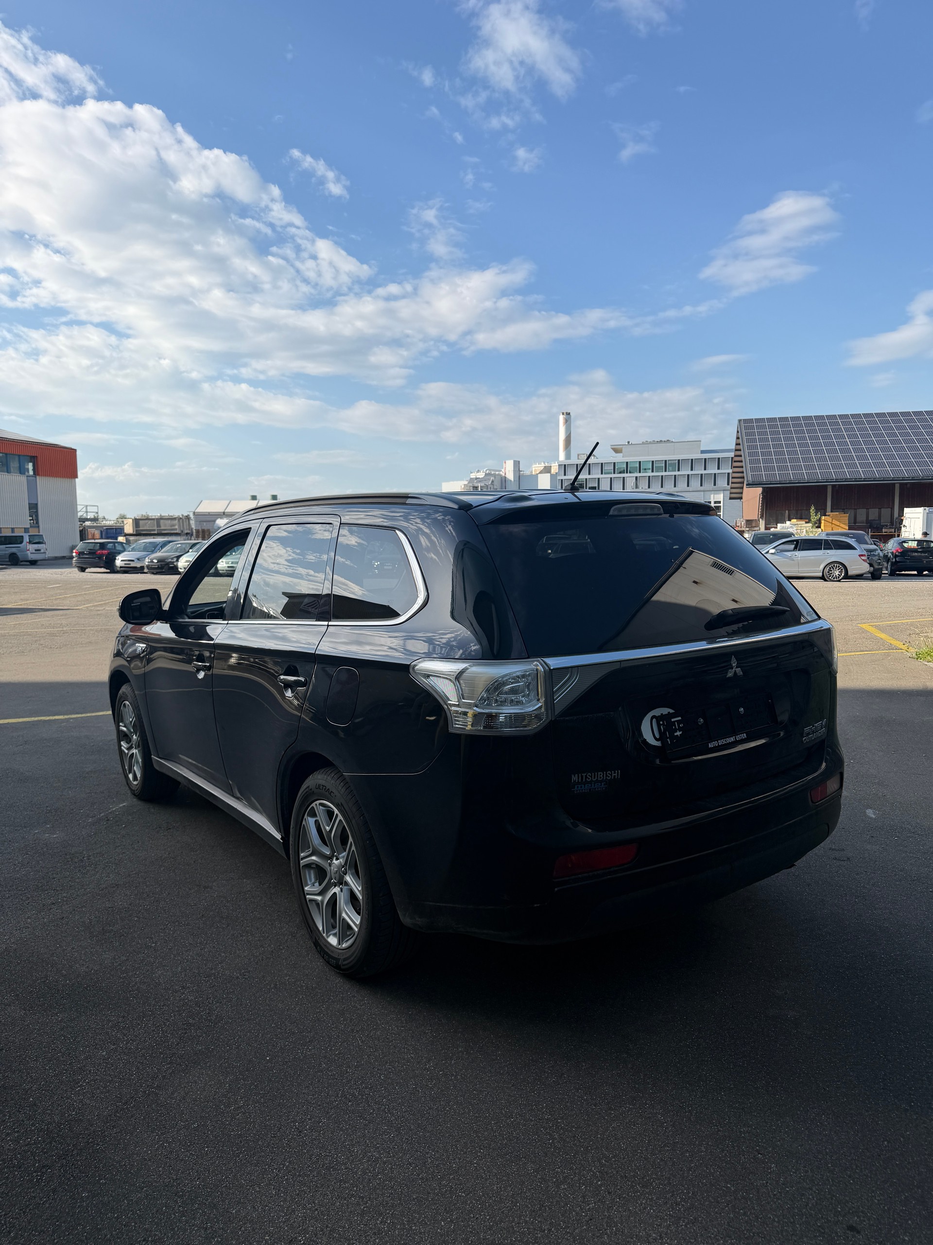 MITSUBISHI Outlander 2.0 PHEV Intense-image-4