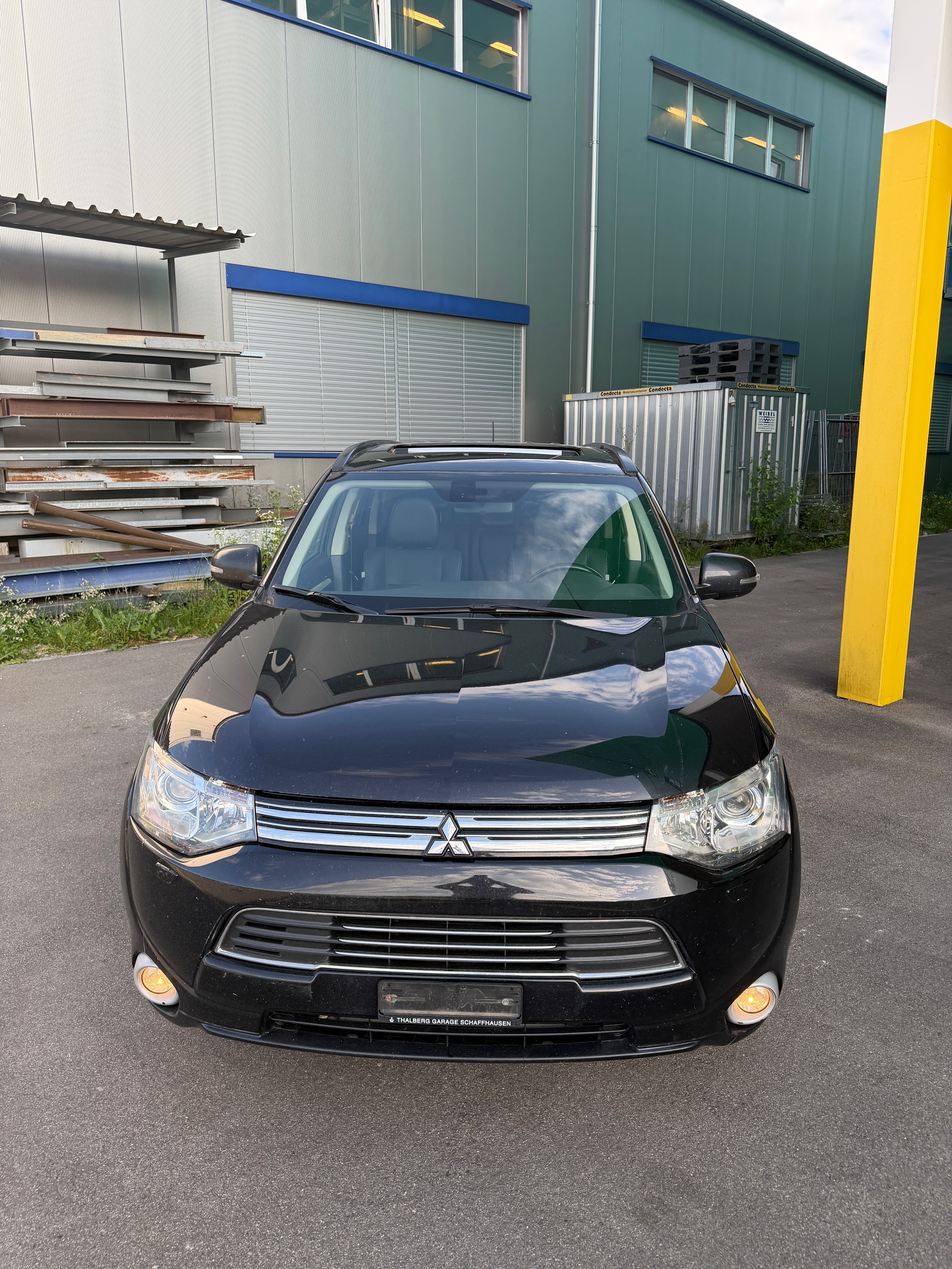 MITSUBISHI Outlander 2.0 PHEV Intense-image-1