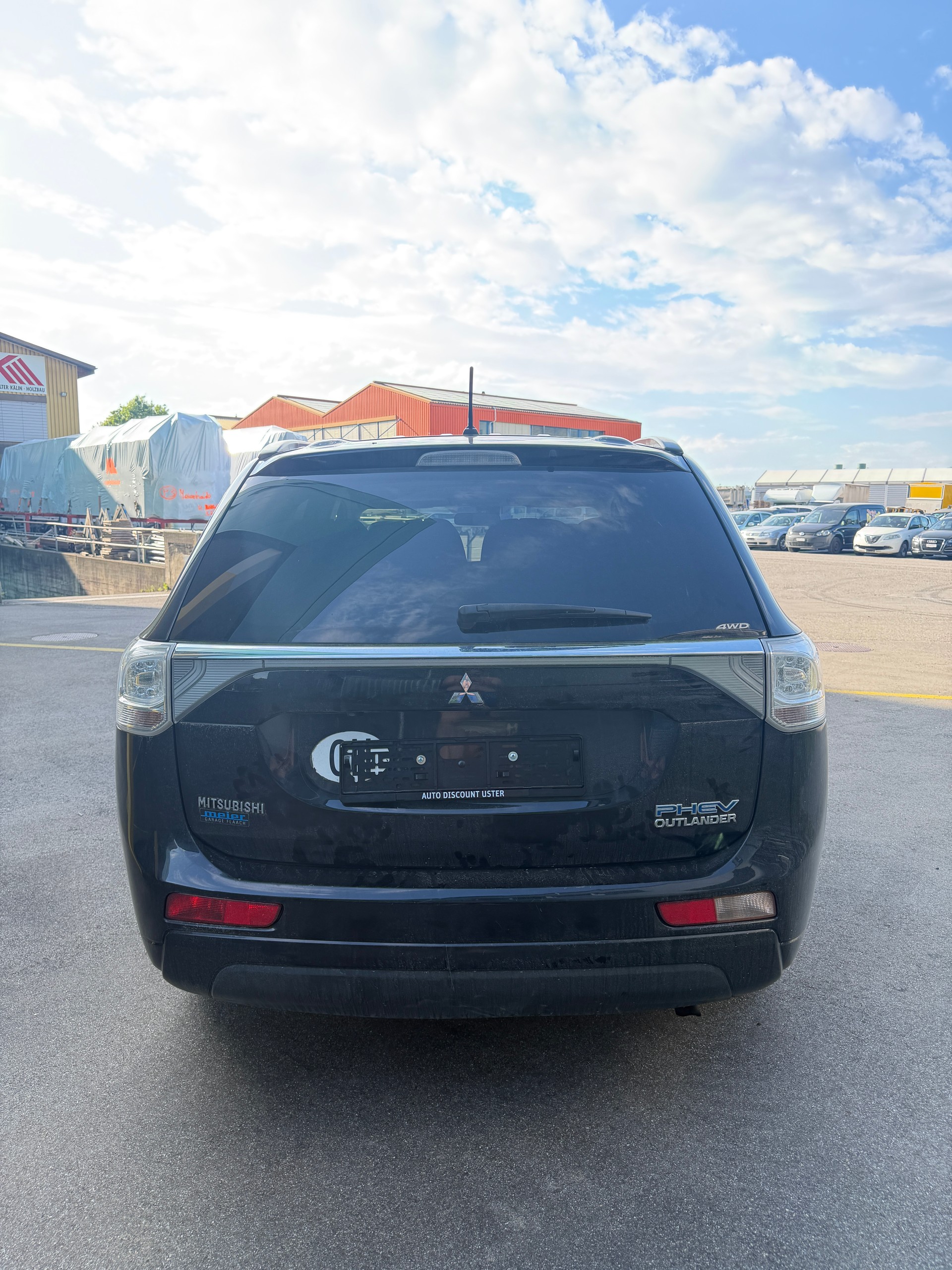 MITSUBISHI Outlander 2.0 PHEV Intense-image-5