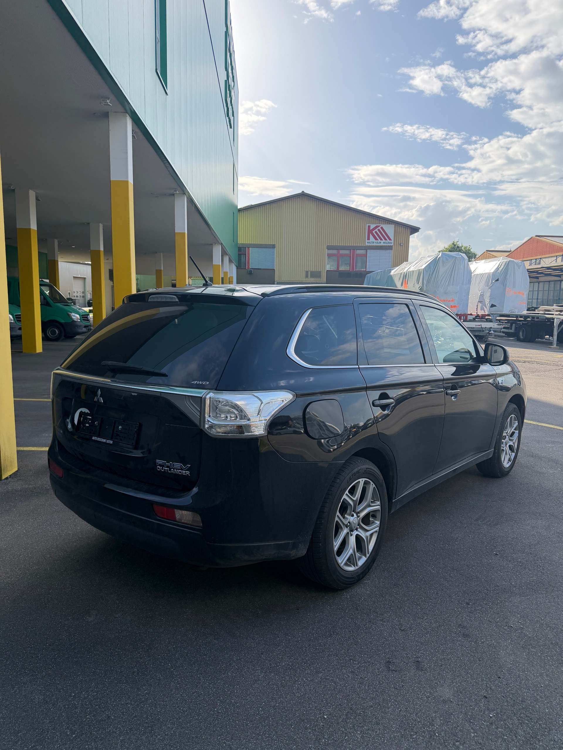 MITSUBISHI Outlander 2.0 PHEV Intense-image-6