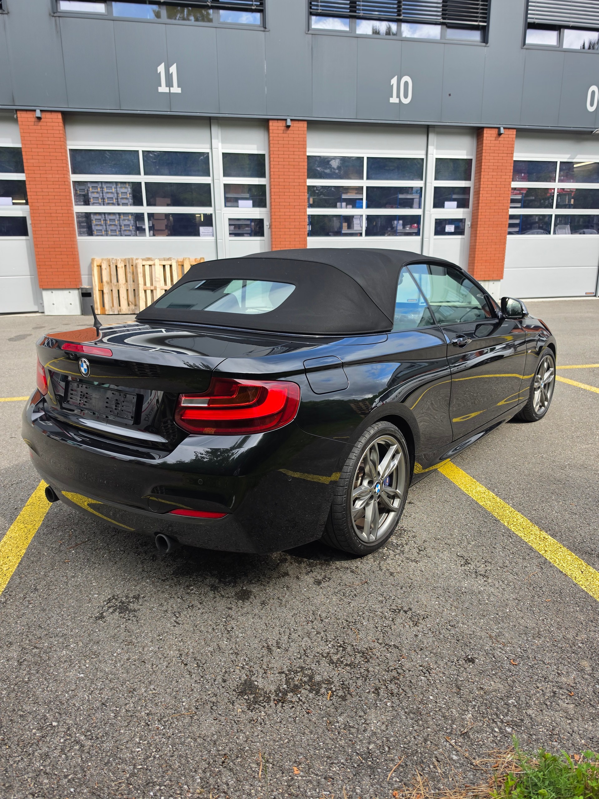 BMW M240i xDrive SAG-image-1