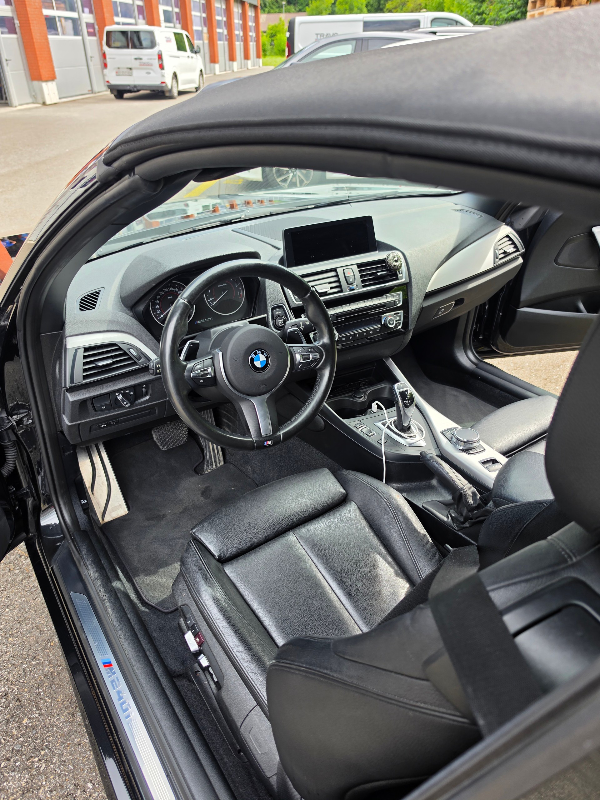 BMW M240i xDrive SAG-image-2