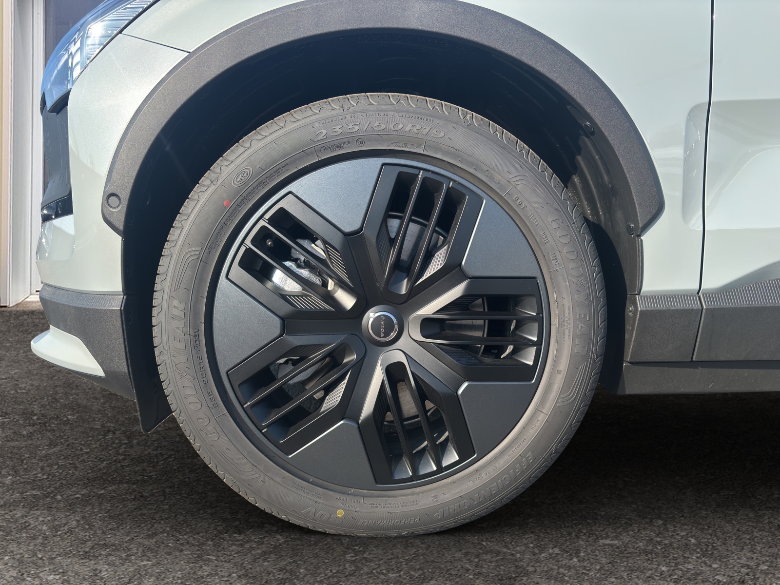 VOLVO EX30 CC E60 Twin Performance AWD-image-16