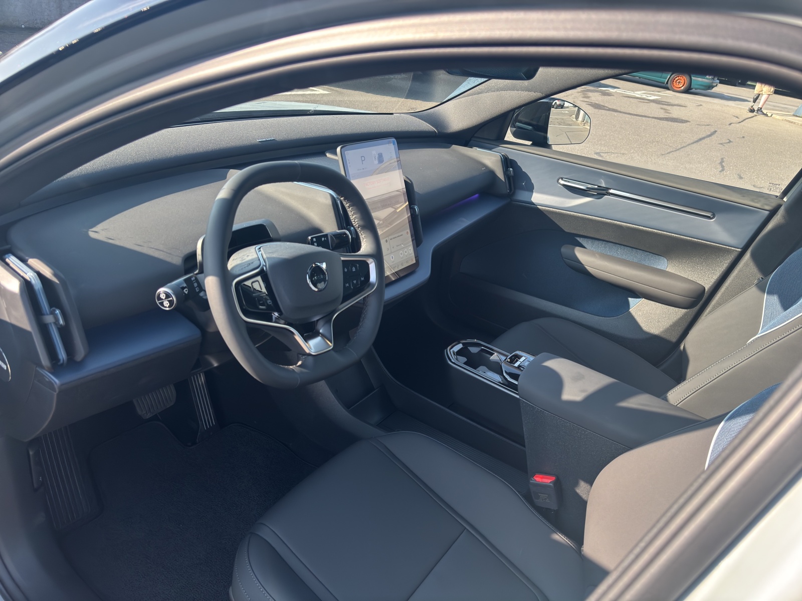 VOLVO EX30 CC E60 Twin Performance AWD-image-8