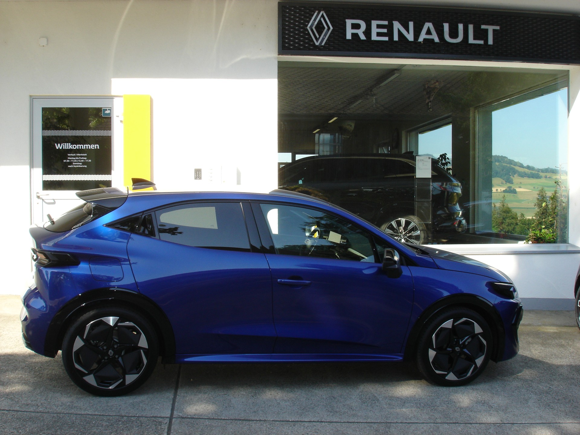 RENAULT Clio 1.8 E-Tech Techno-image-2