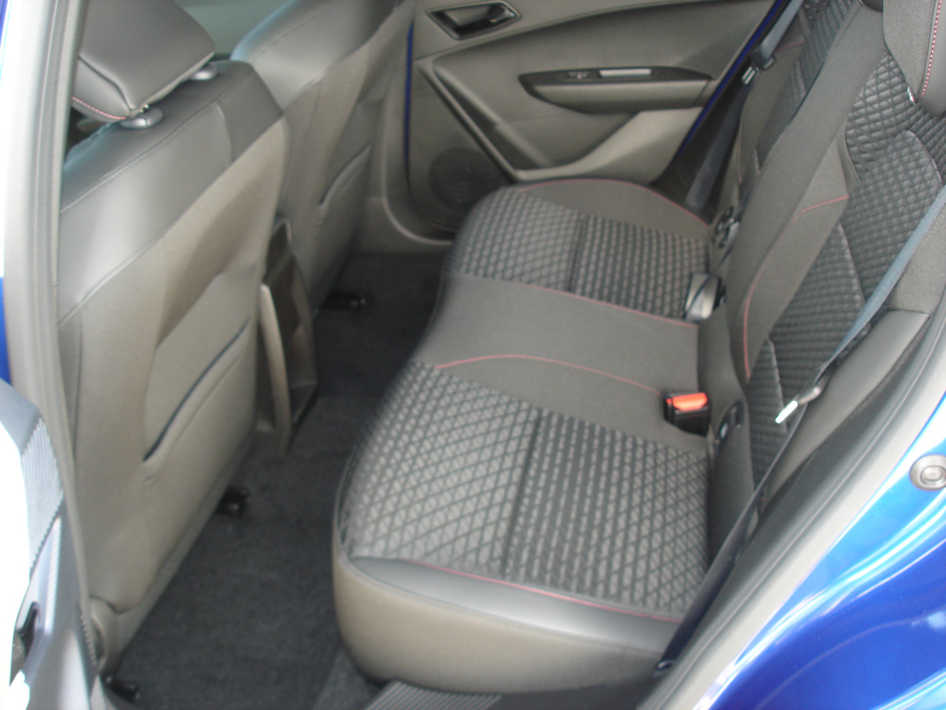 RENAULT Clio 1.8 E-Tech Techno-image-7