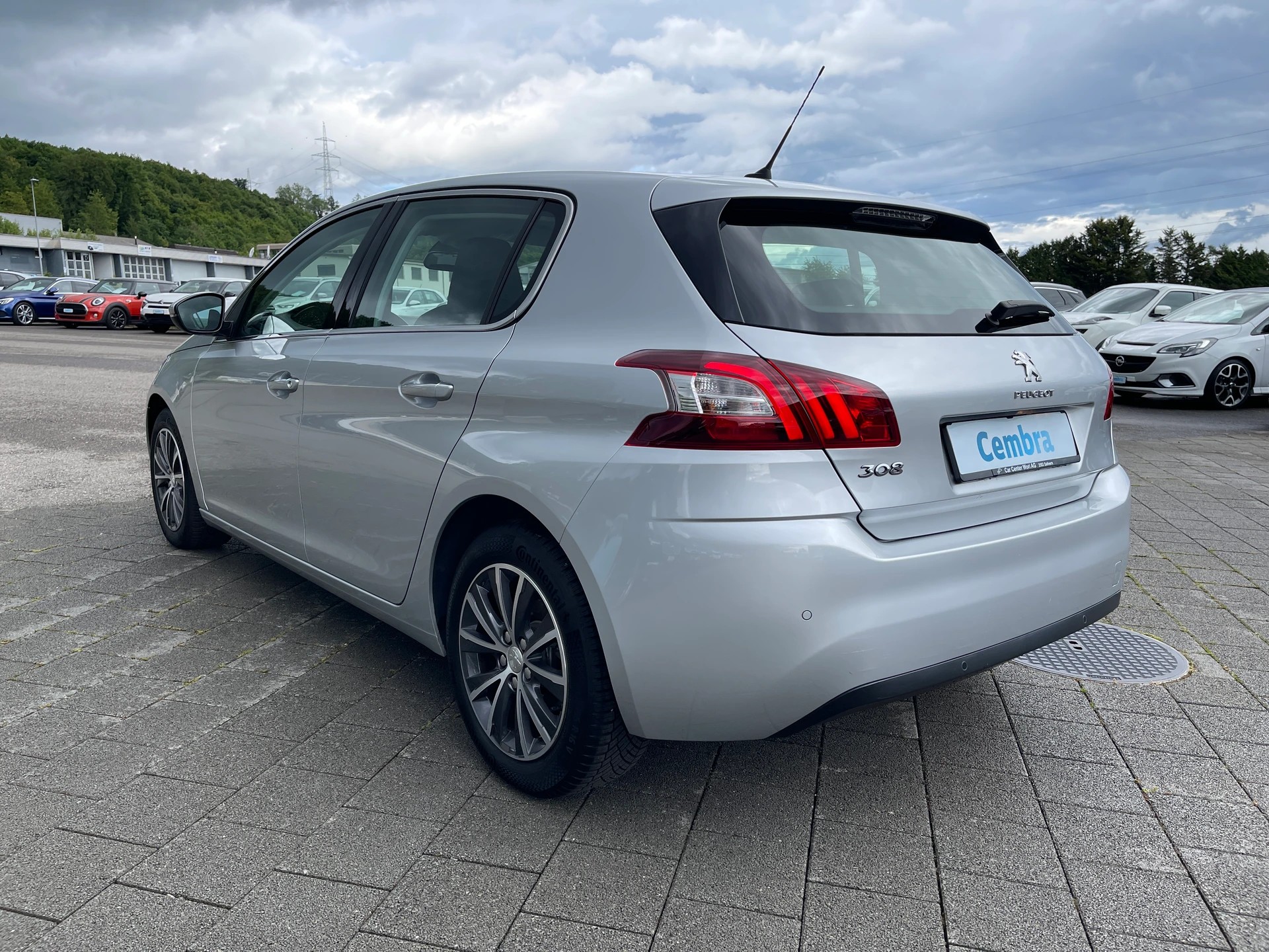 PEUGEOT 308 1.2 THP Allure Automatic-image-2