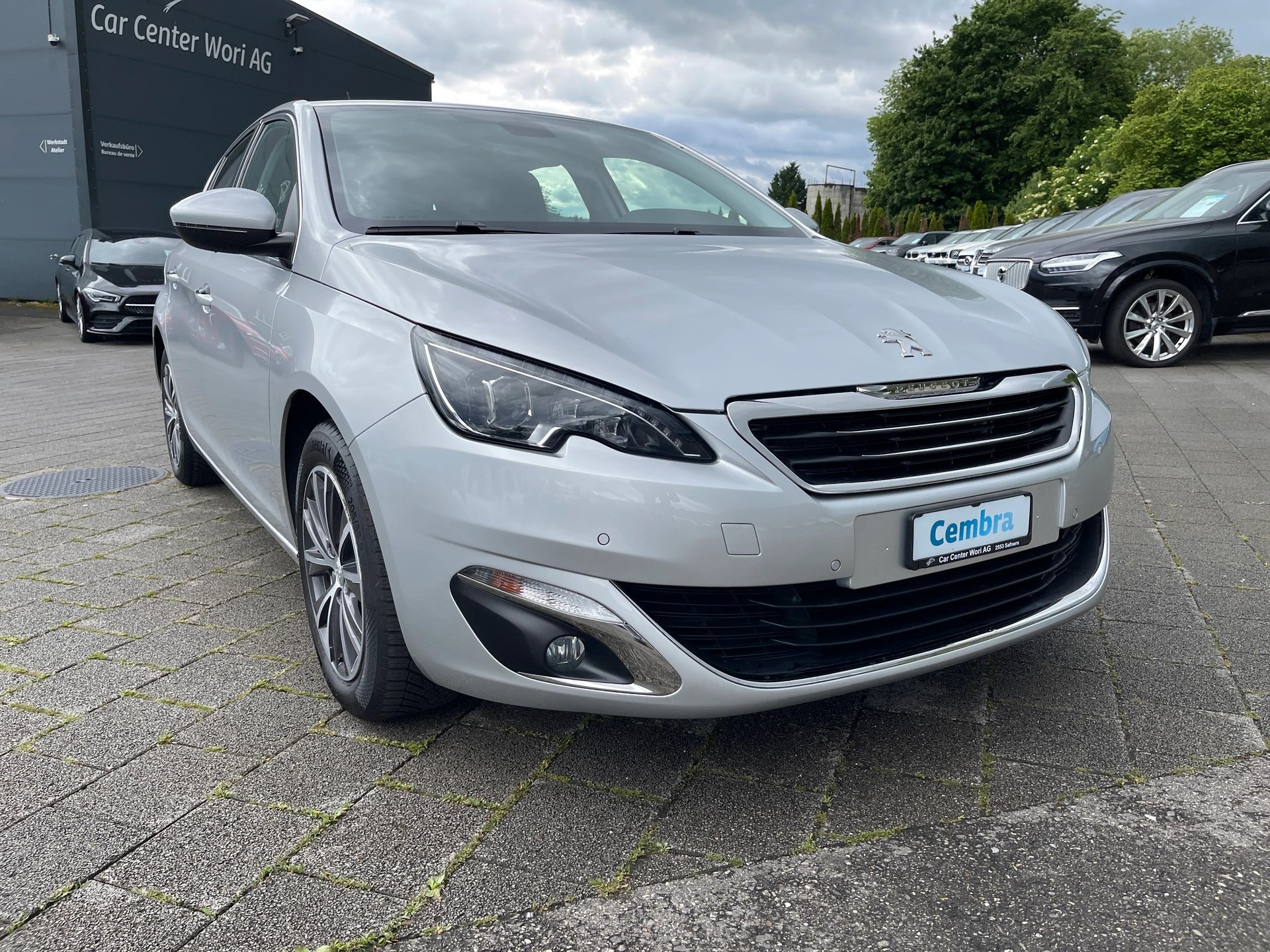PEUGEOT 308 1.2 THP Allure Automatic-image-5