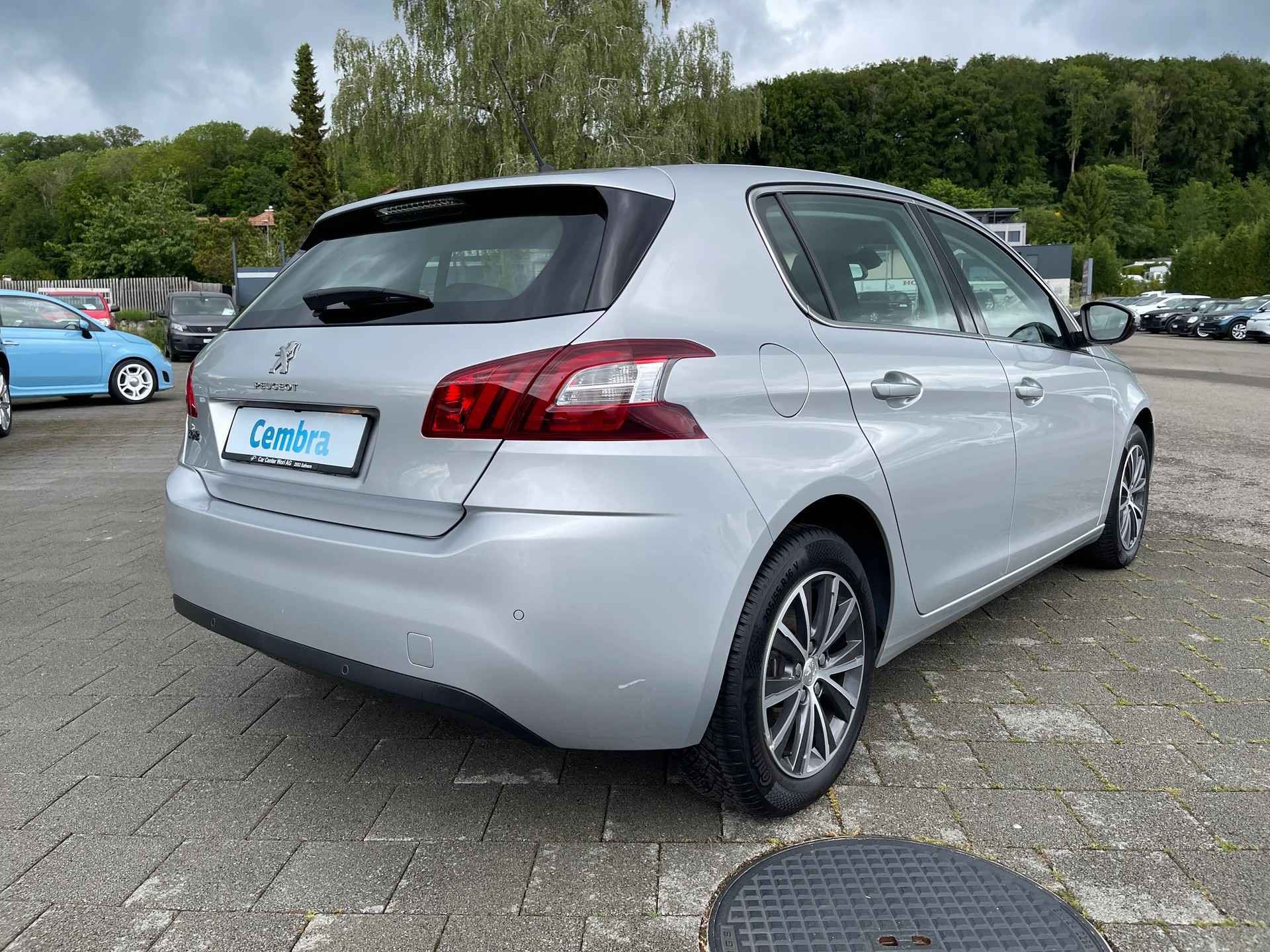 PEUGEOT 308 1.2 THP Allure Automatic-image-3