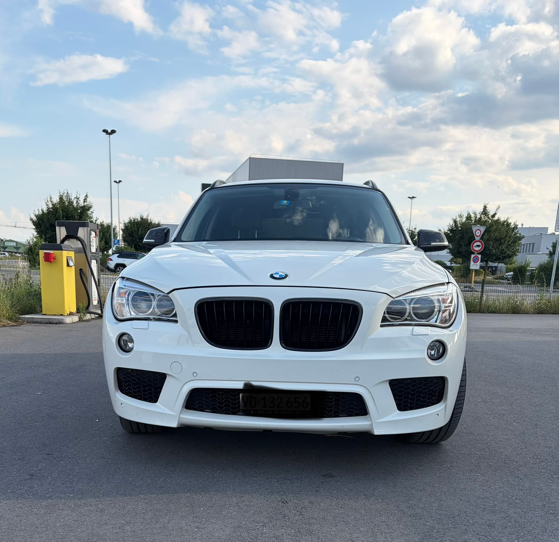 BMW 18d sDrive-image-0