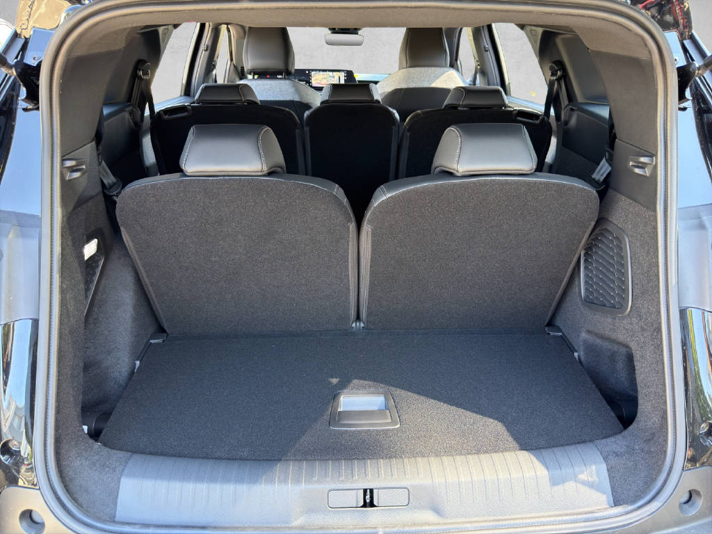 PEUGEOT 5008 1.2 Hybrid Allure Premium-image-5