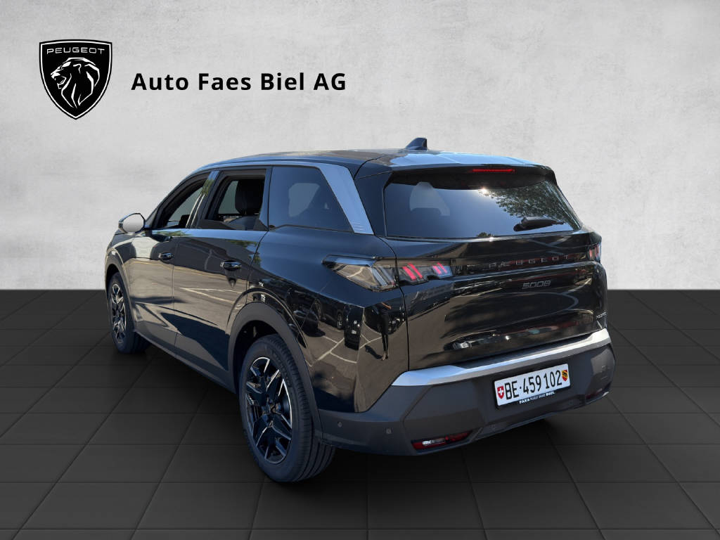 PEUGEOT 5008 1.2 Hybrid Allure Premium-image-3
