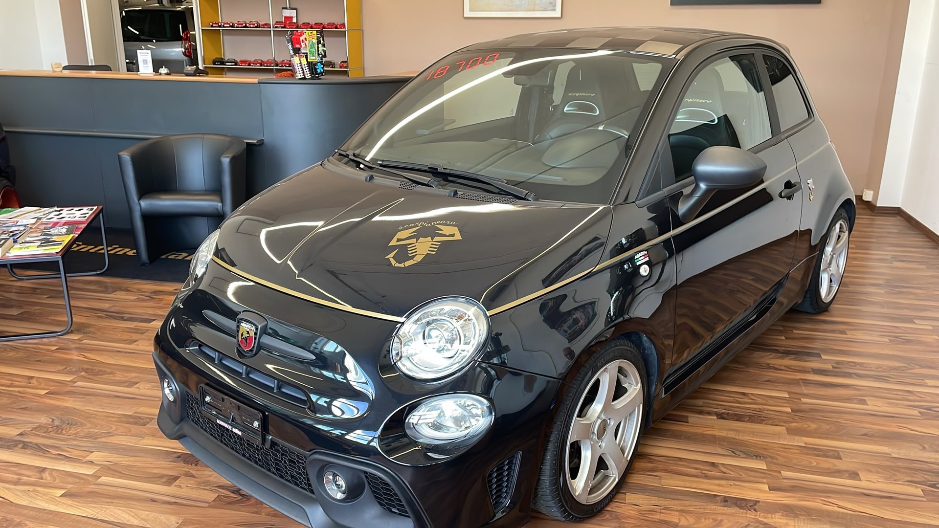 FIAT 595 1.4 16V Turbo Abarth Scorpione Oro-image-2
