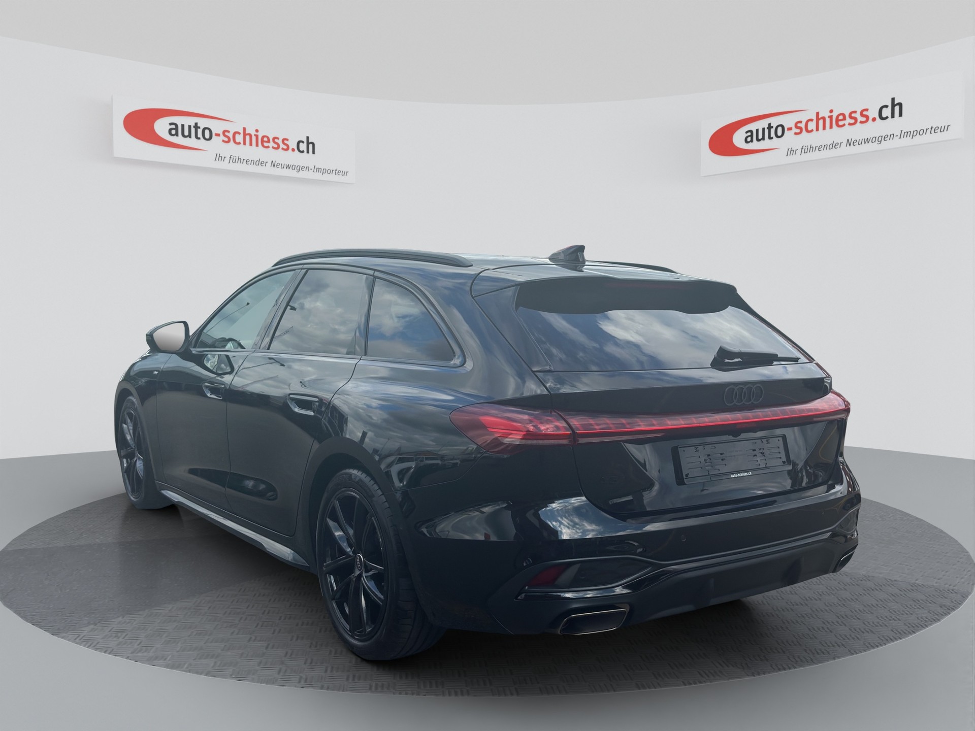 AUDI A5 Avant Black Line S Line TFSI-image-2
