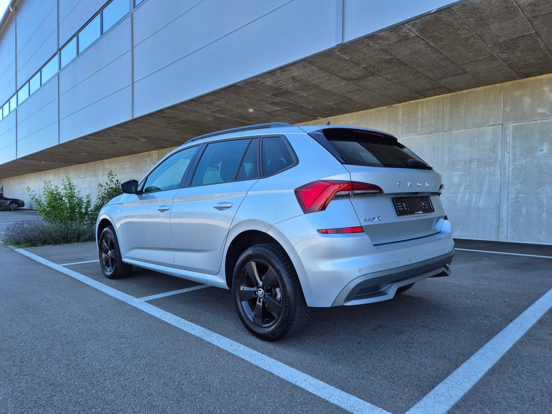 SKODA Kamiq 1.0 TSI Tour DSG-image-3