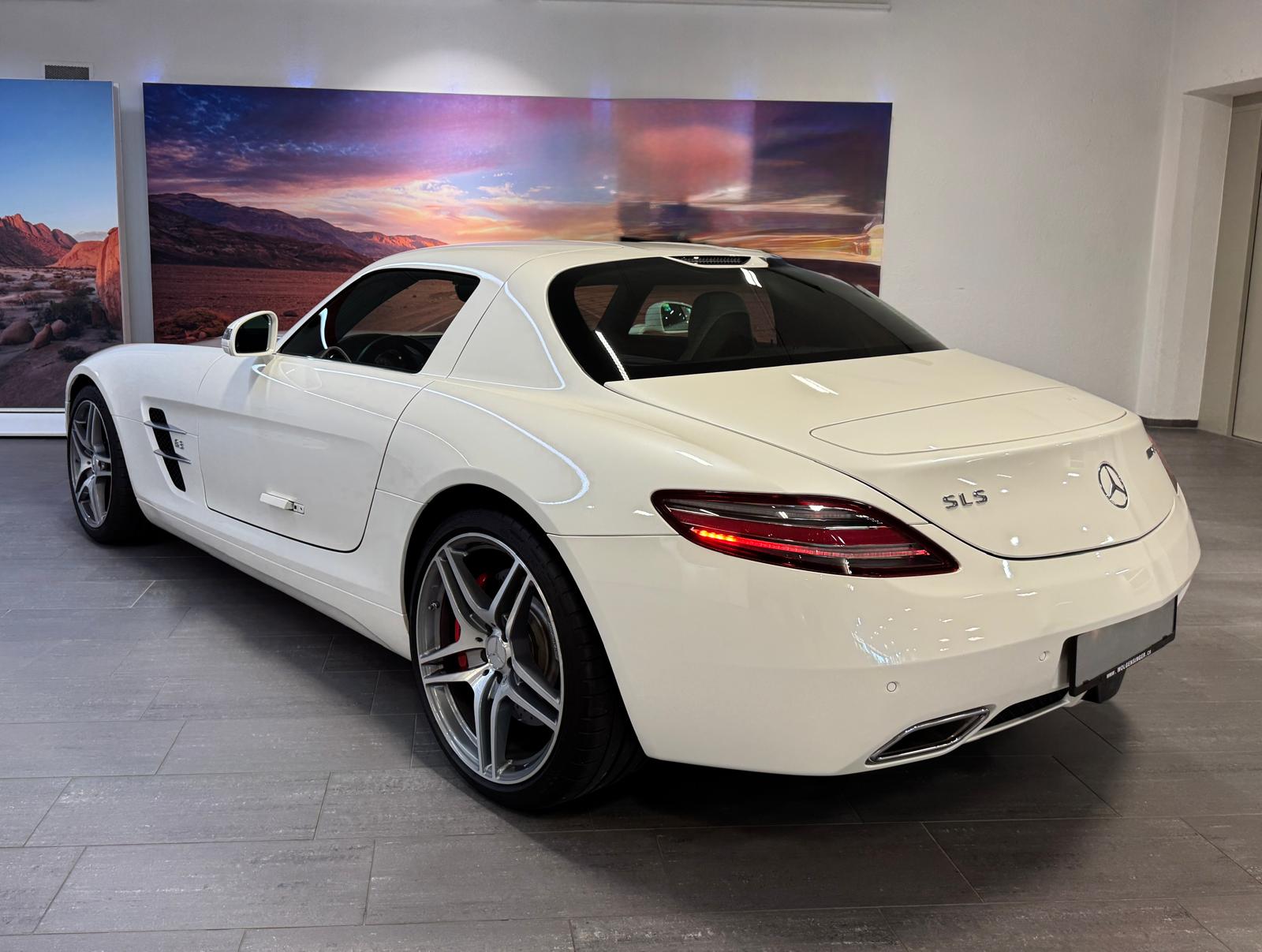 MERCEDES-BENZ SLS AMG Coupé-image-4