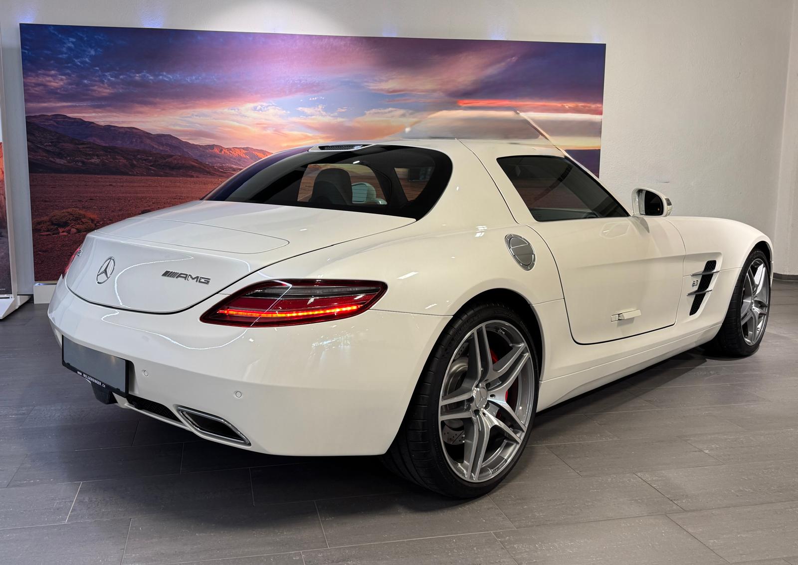 MERCEDES-BENZ SLS AMG Coupé-image-6