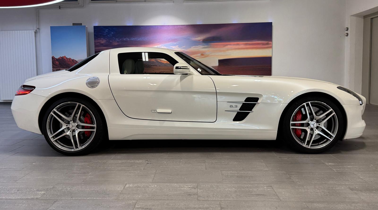 MERCEDES-BENZ SLS AMG Coupé-image-7