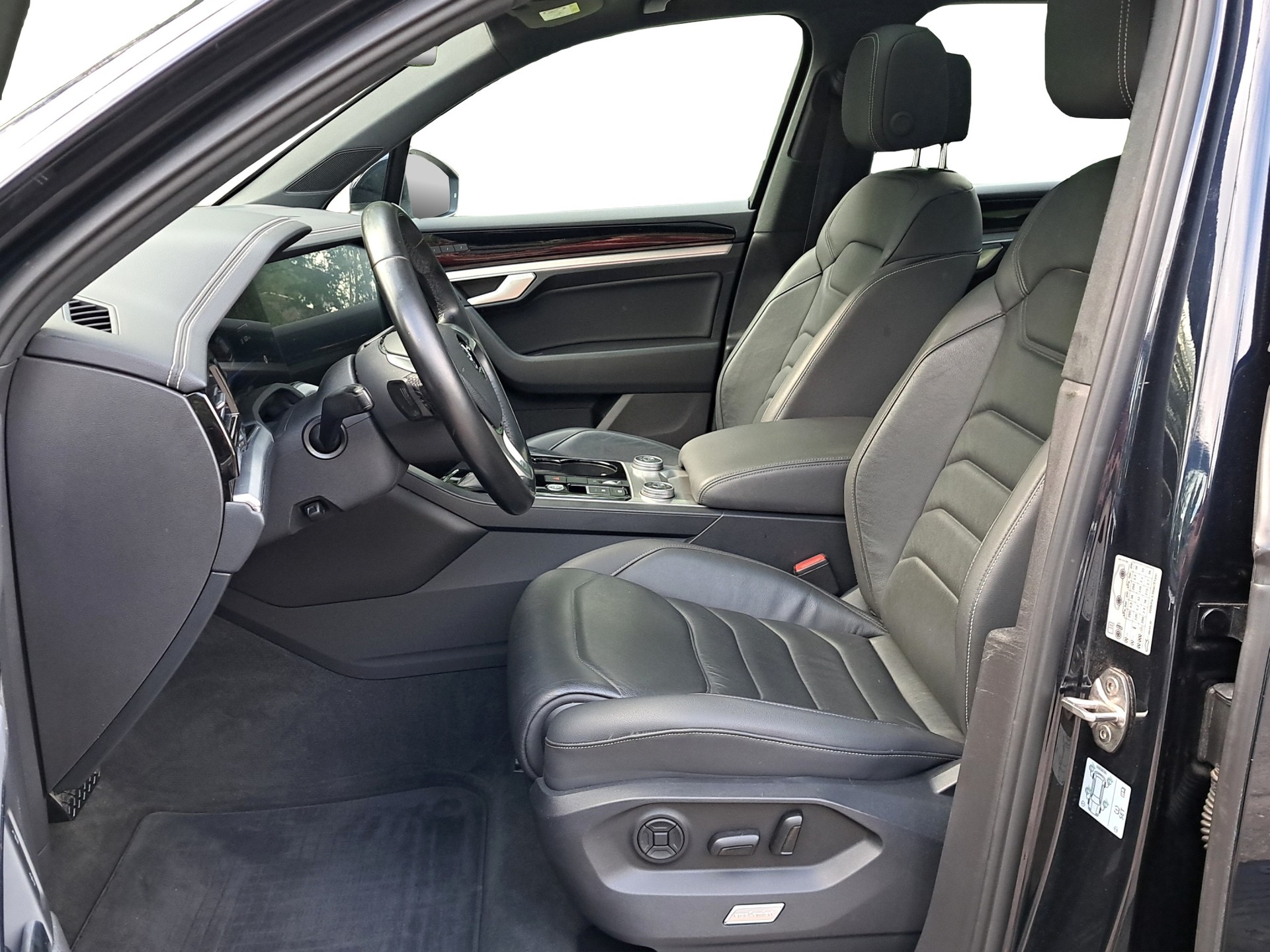 VW Touareg 3.0 TSI Elegance Tiptronic-image-7