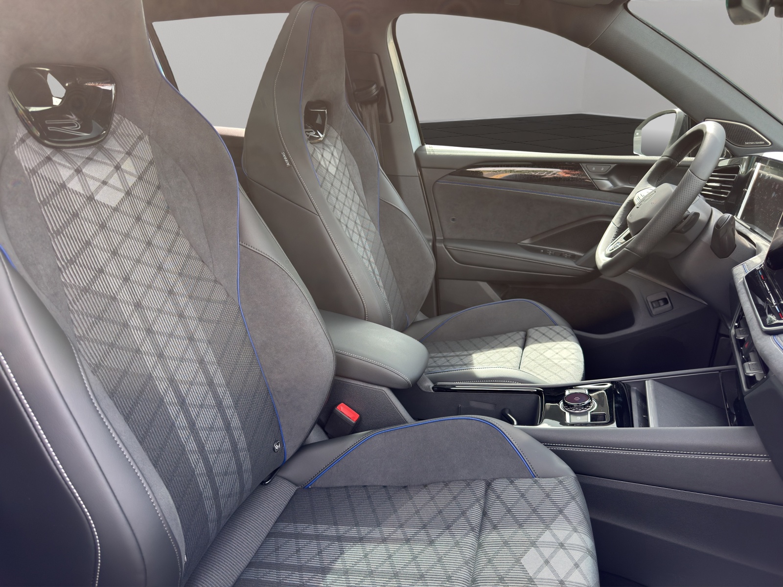 VW Tiguan 2.0 TSI DSG R-Line 4Motion-image-17