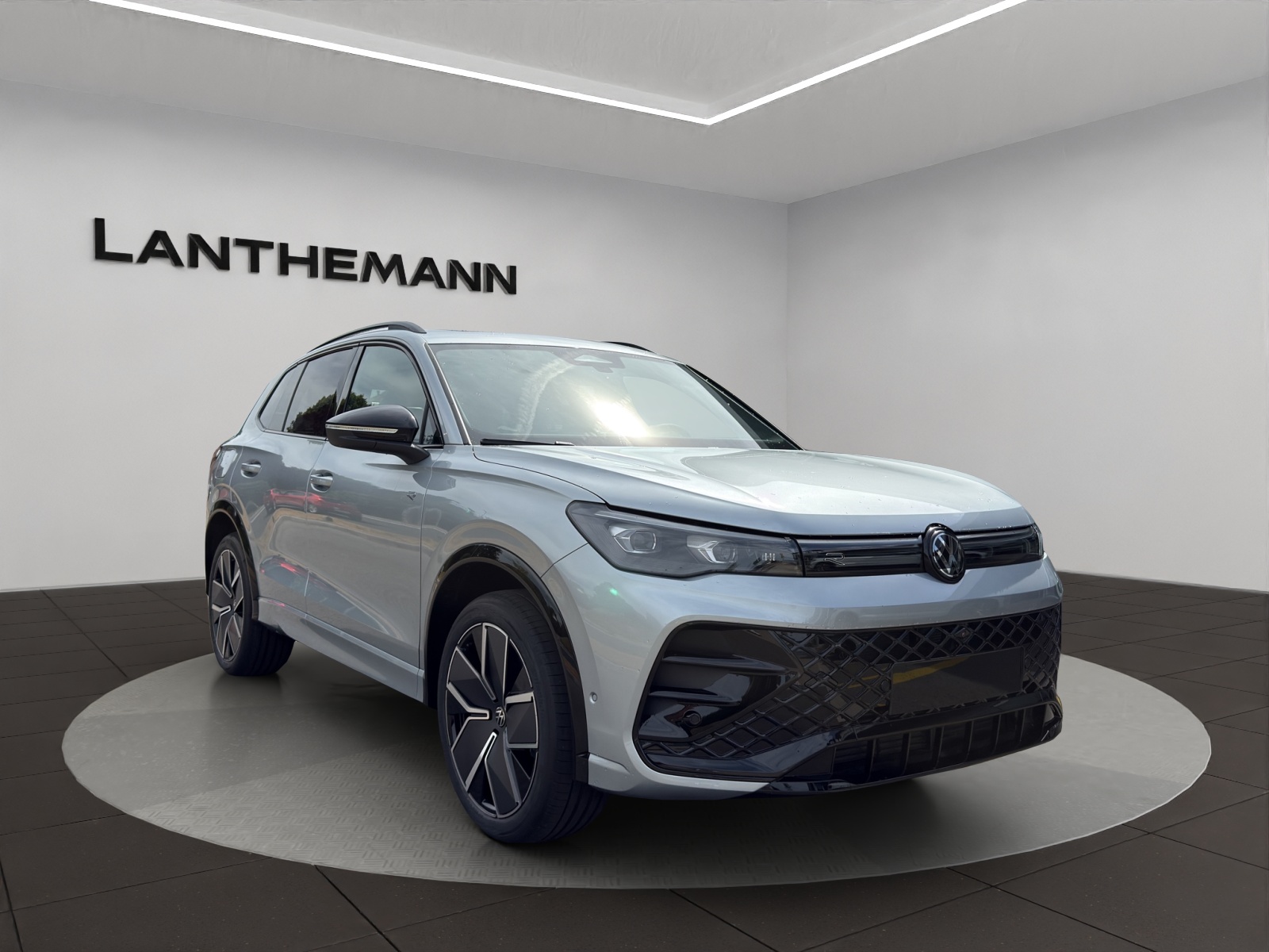 VW Tiguan 2.0 TSI DSG R-Line 4Motion-image-5