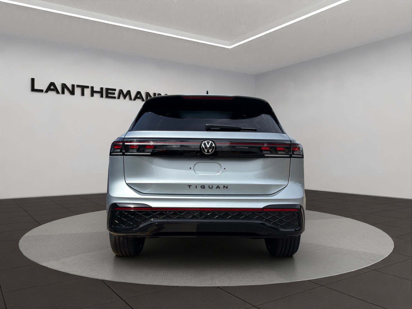 VW Tiguan 2.0 TSI DSG R-Line 4Motion-image-3