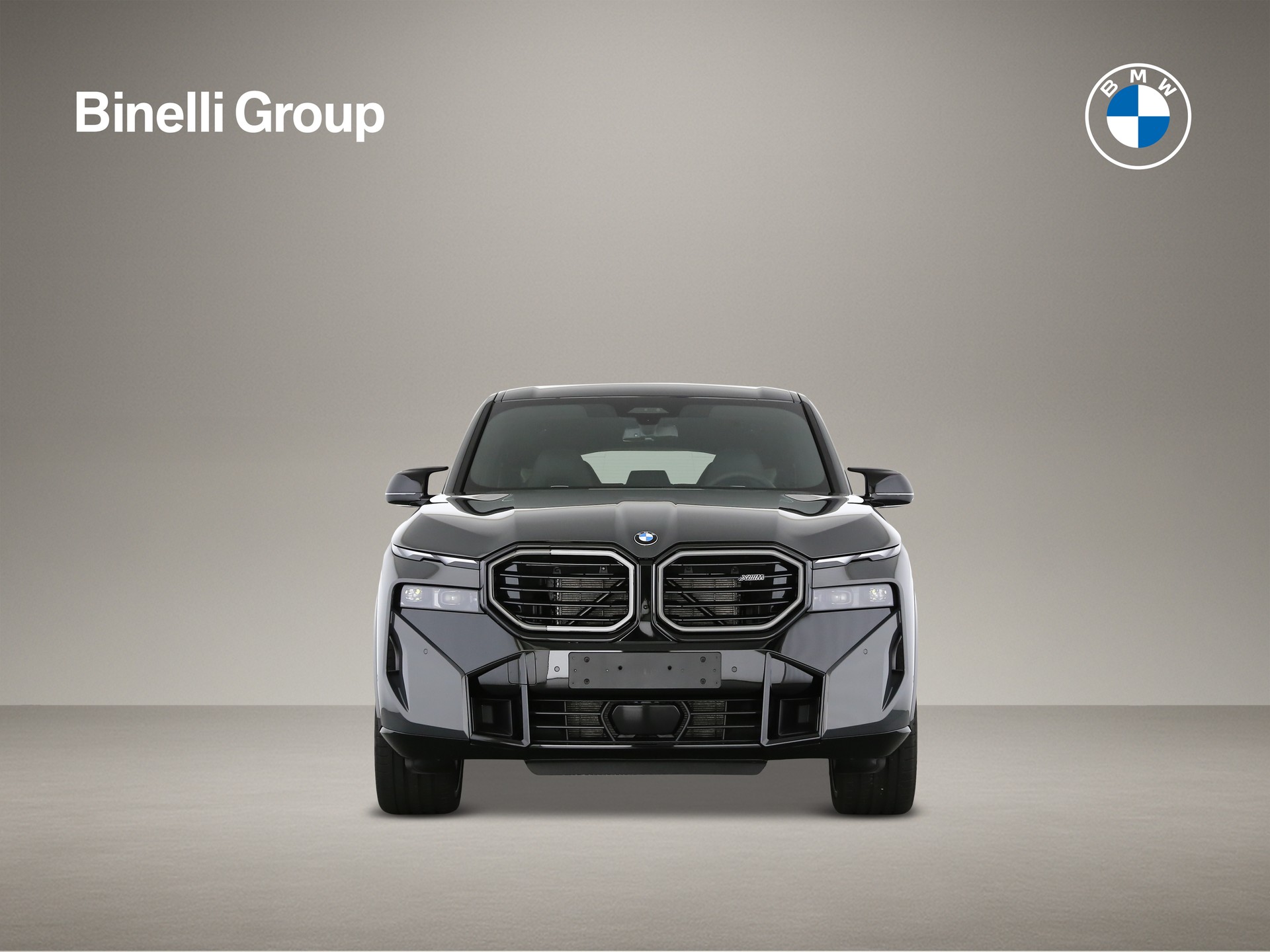 BMW XM 50e Plug-in Hybrid-showroom-element-3