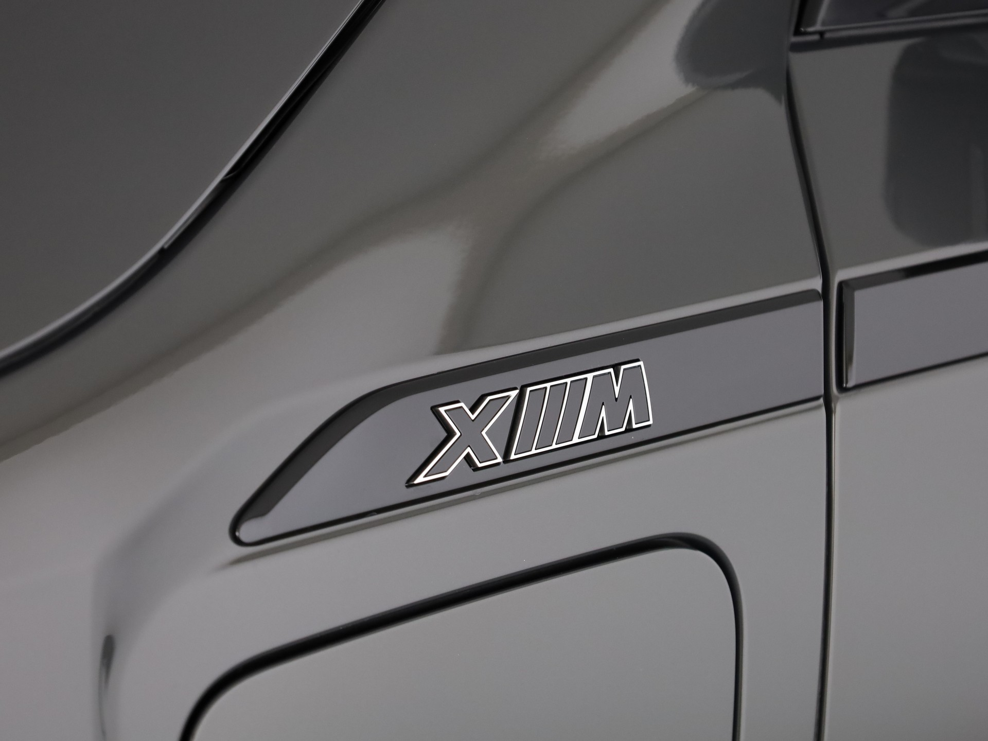 BMW XM 50e Plug-in Hybrid-image-6