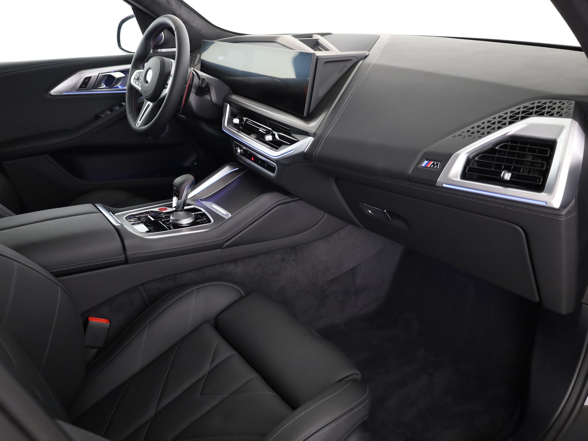 BMW XM 50e Plug-in Hybrid-image-17