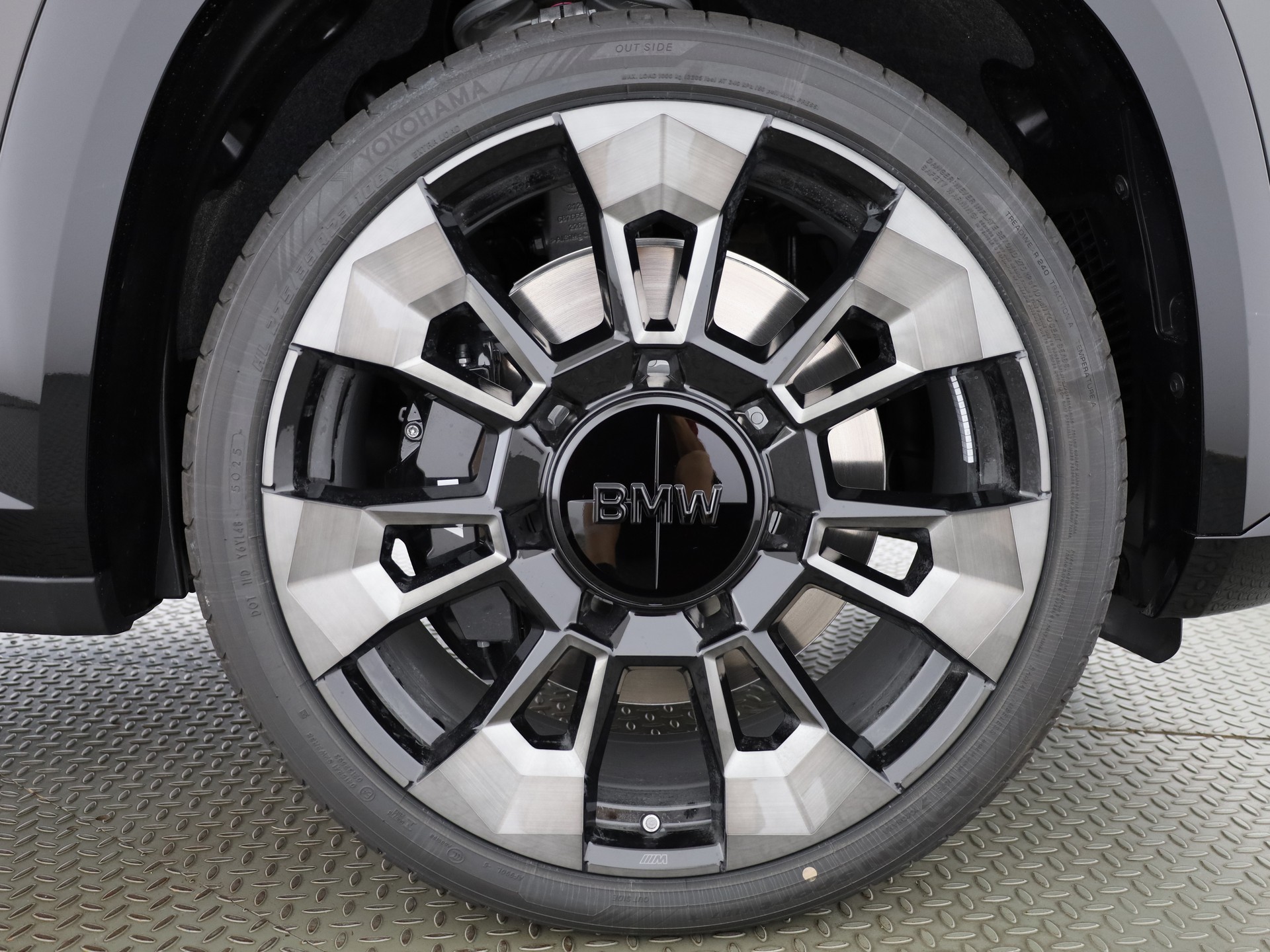 BMW XM 50e Plug-in Hybrid-image-22