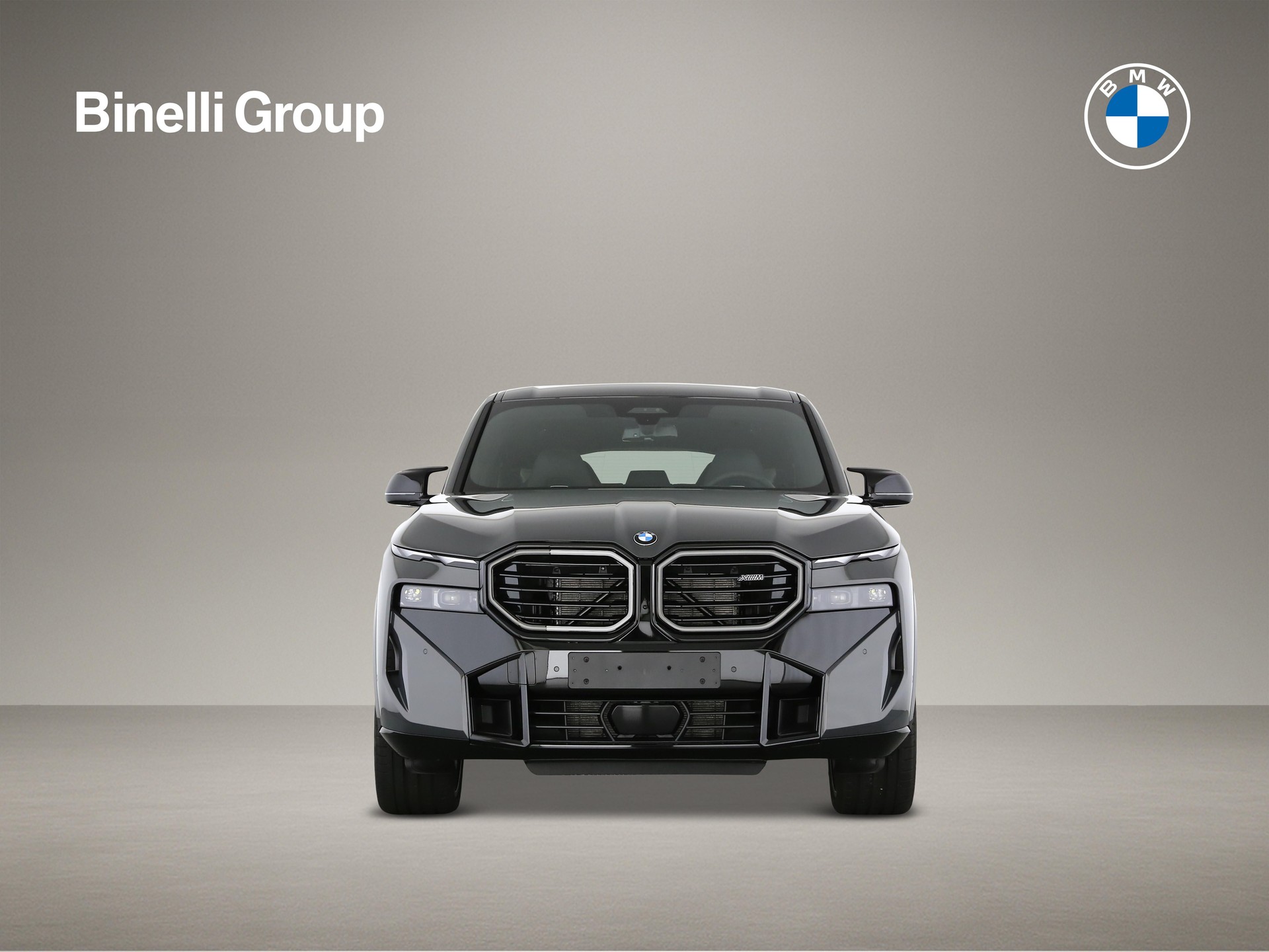 BMW XM 50e Plug-in Hybrid-showroom-element-3