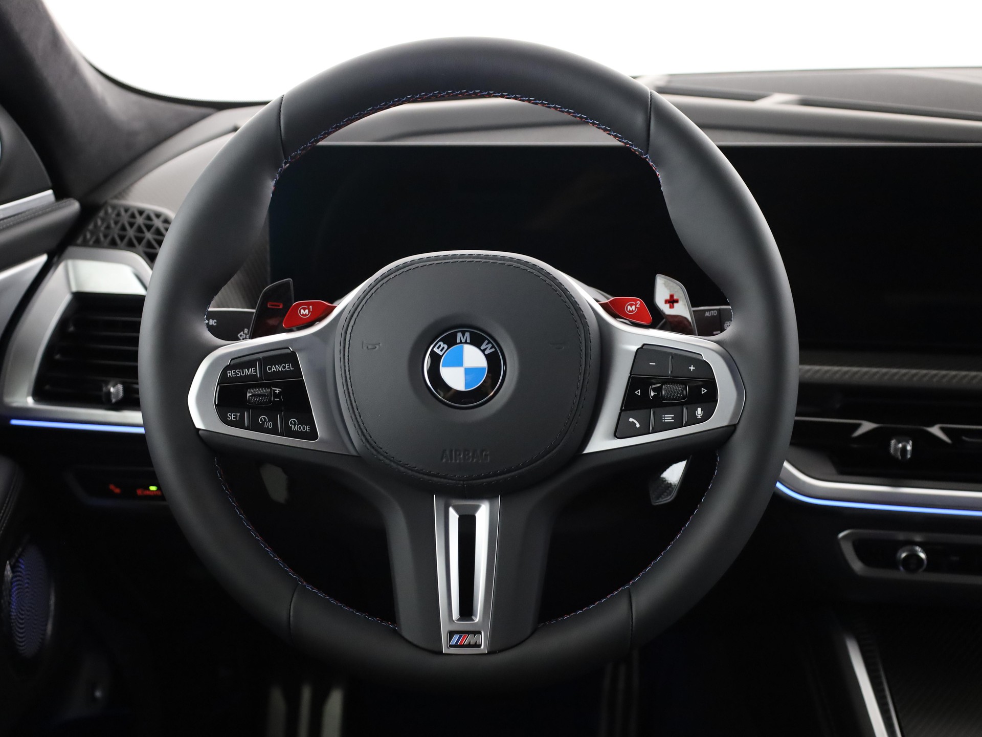 BMW XM 50e Plug-in Hybrid-image-13