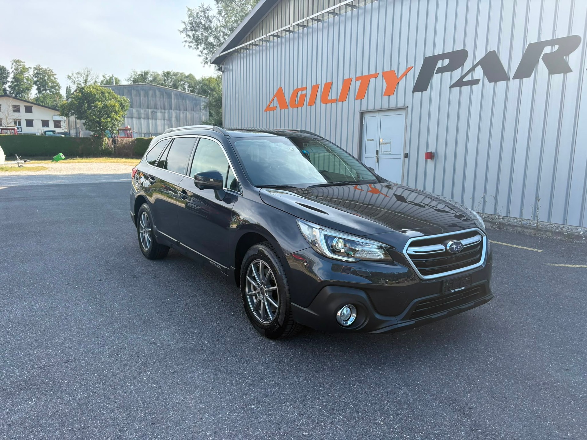 SUBARU Outback 2.5i Swiss AWD Lineartronic-image-0