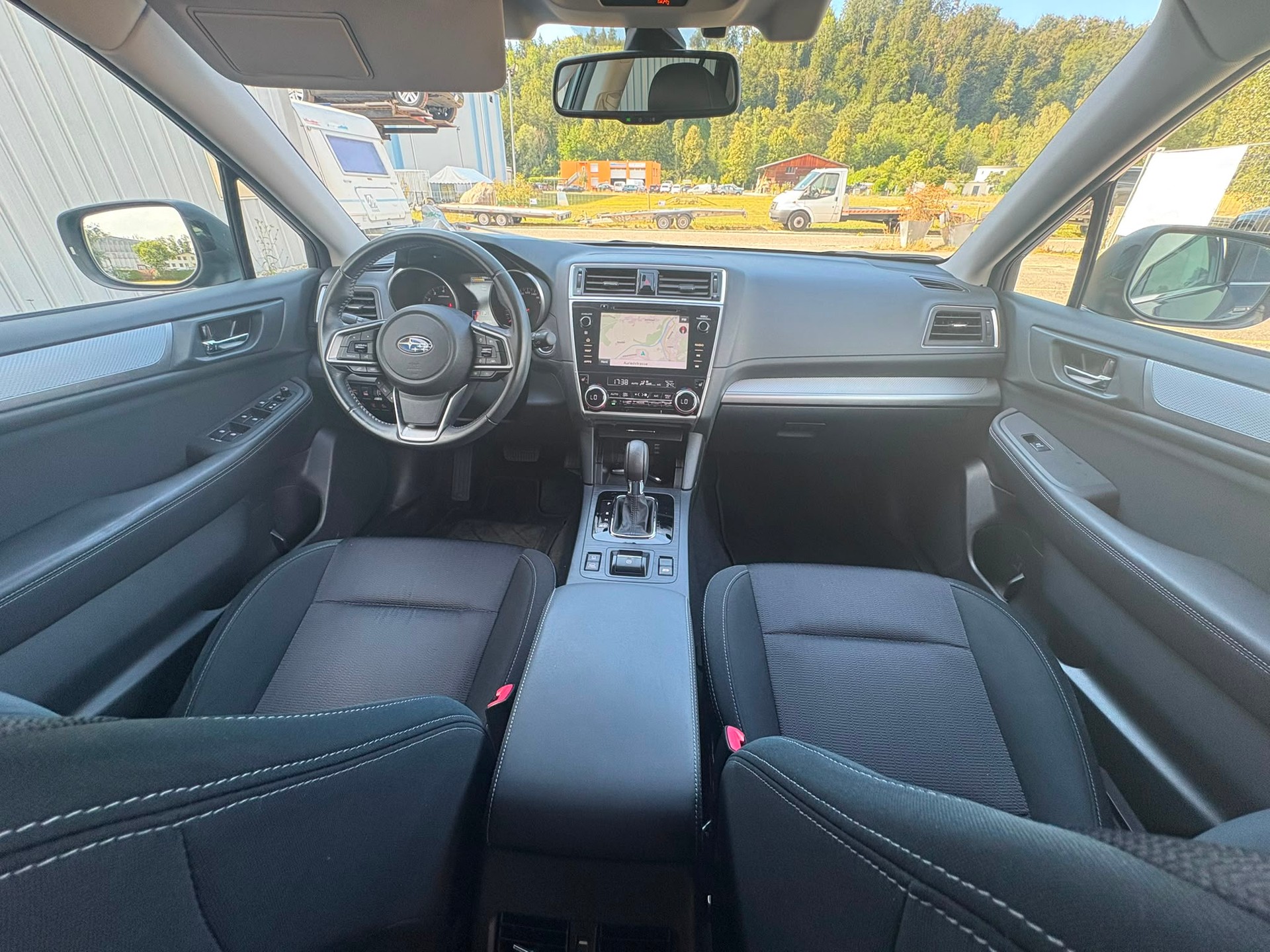 SUBARU Outback 2.5i Swiss AWD Lineartronic-image-3