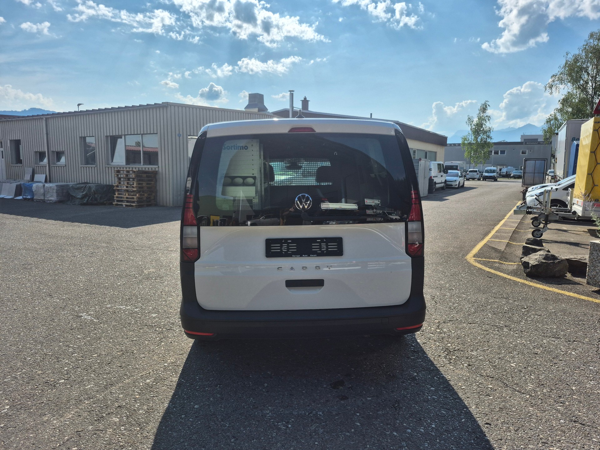 VW Caddy Cargo 2.0TDI Maxi-image-5