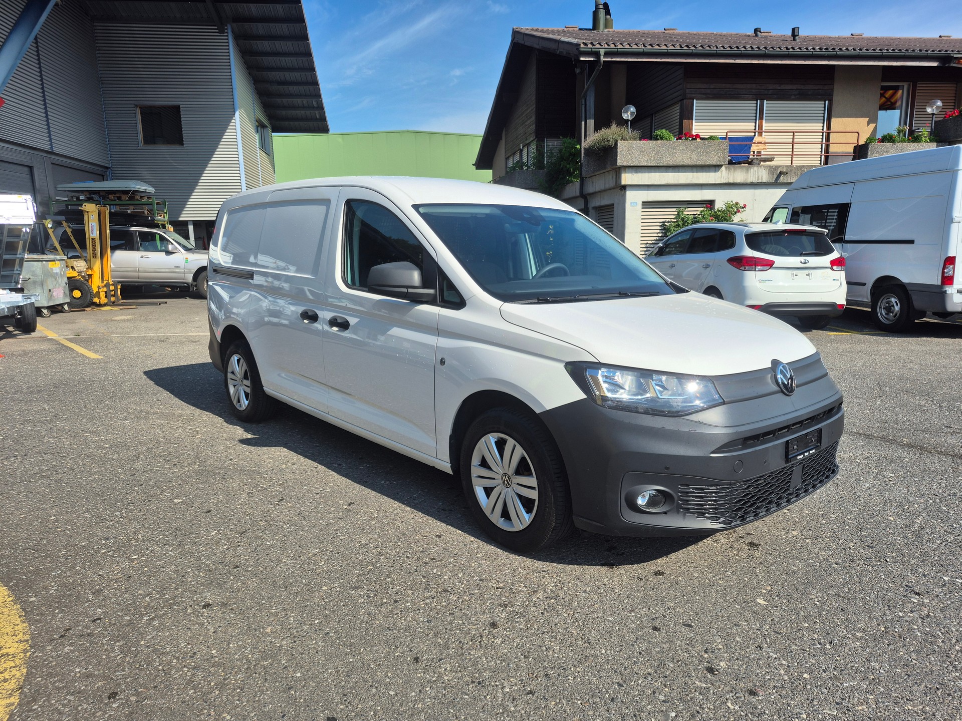 VW Caddy Cargo 2.0TDI Maxi-image-2