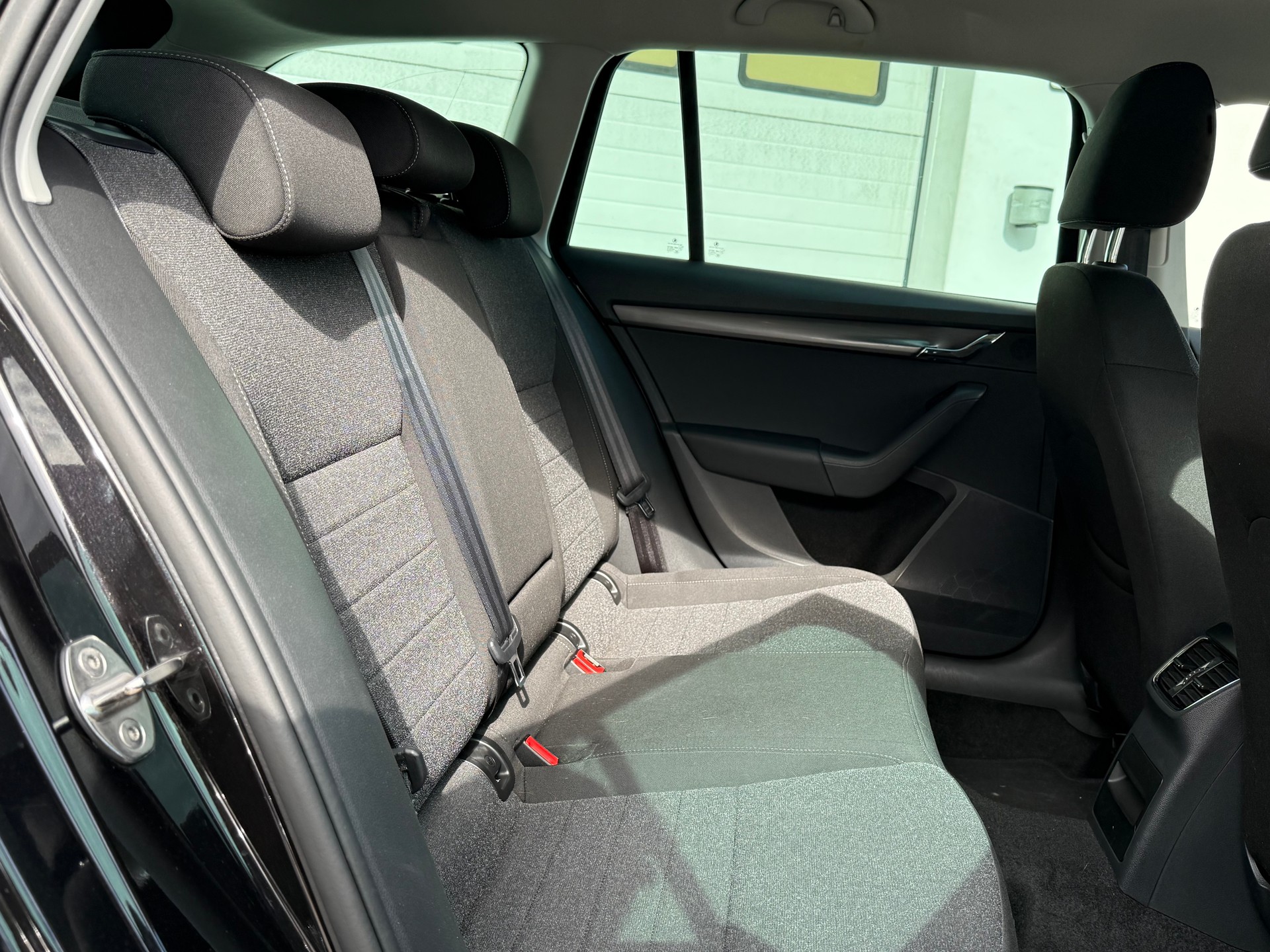 SKODA Octavia Combi 2.0 TDI Soleil 4x4 DSG-image-11