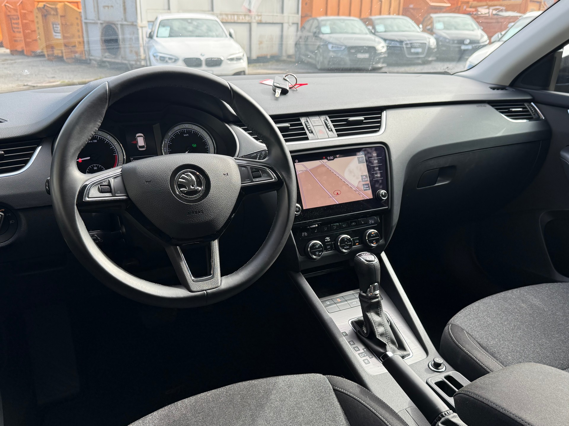 SKODA Octavia Combi 2.0 TDI Soleil 4x4 DSG-image-13
