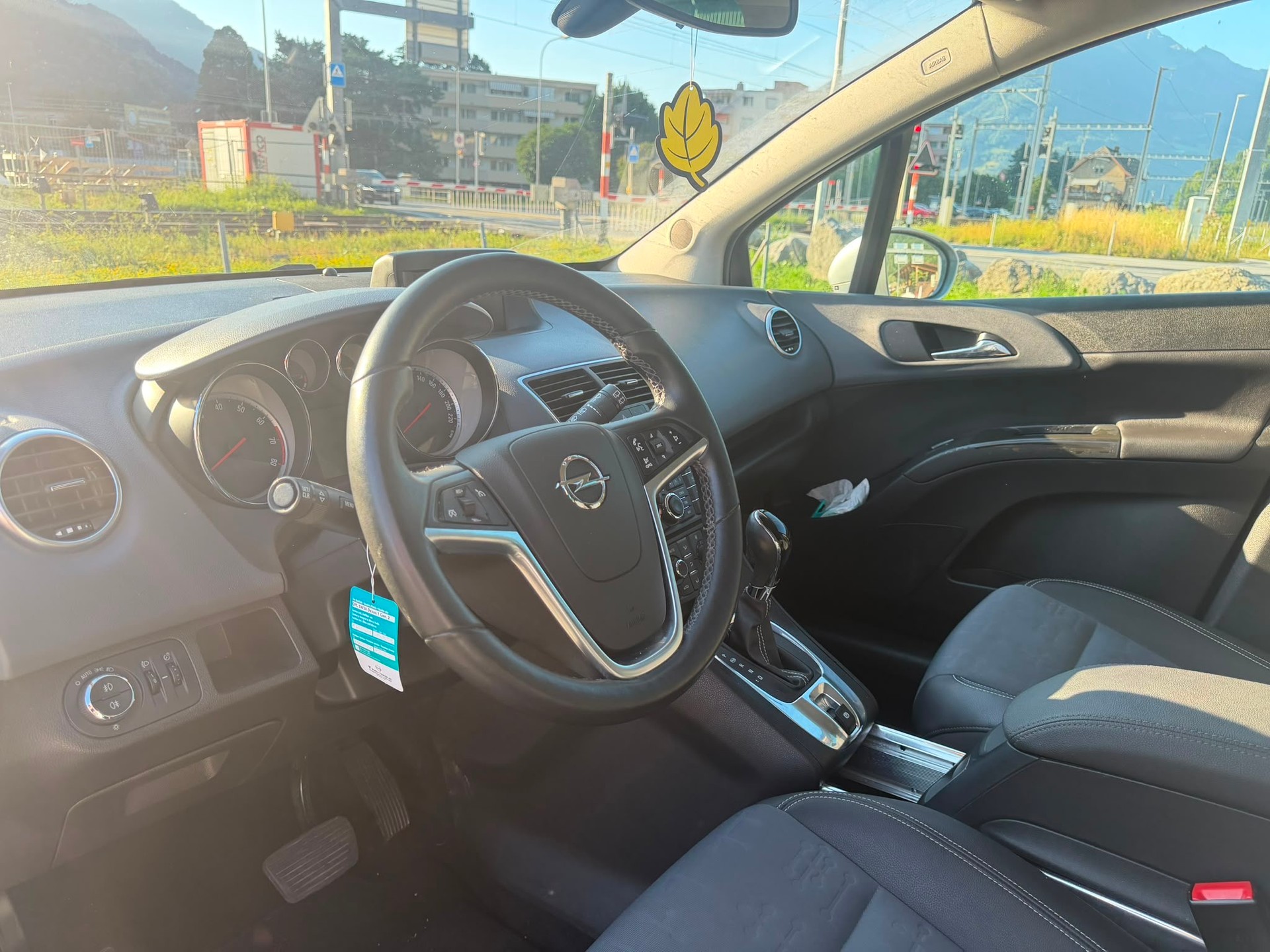 OPEL Meriva 1.4 Turbo Cosmo Automatic-image-8