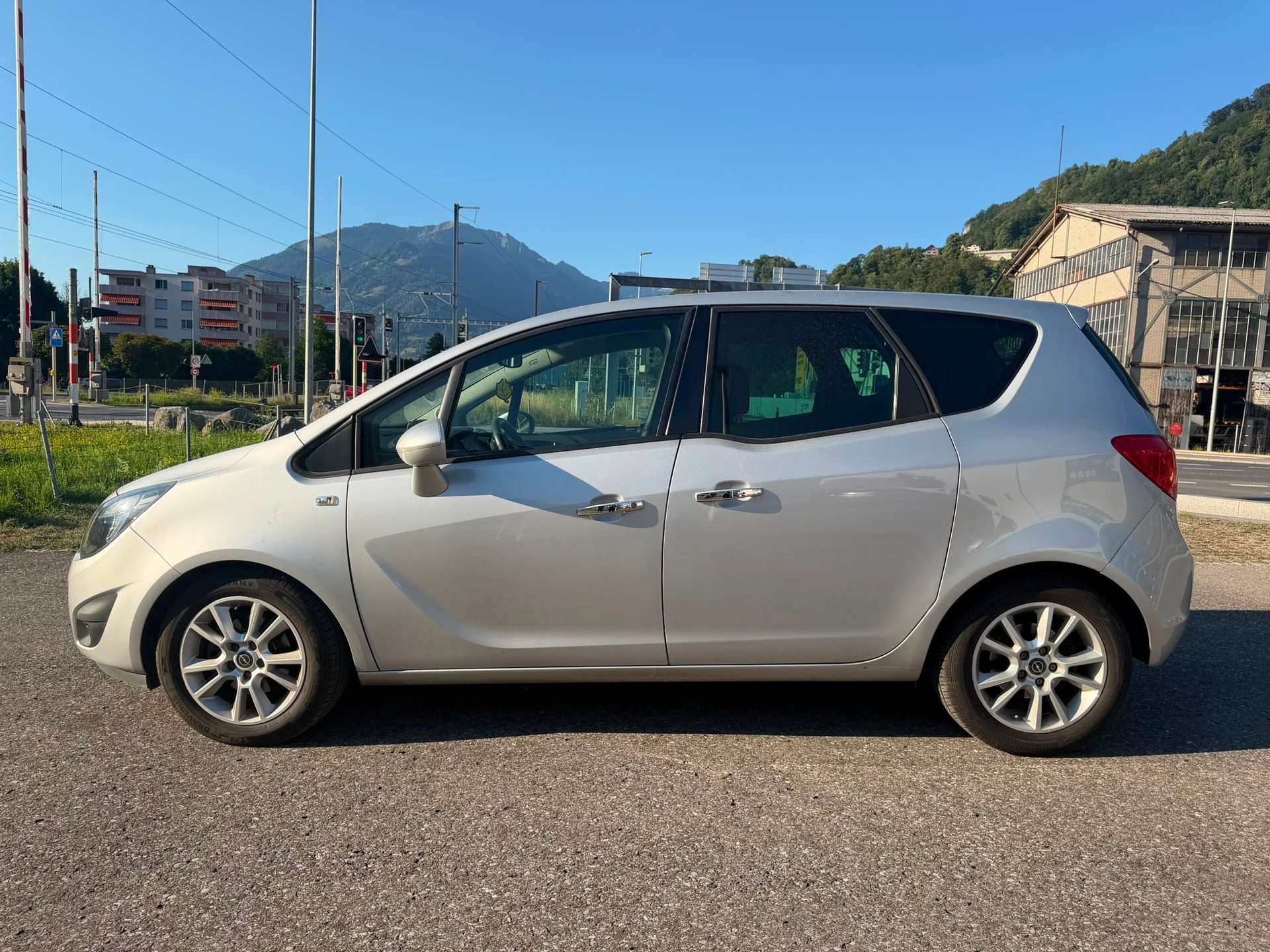 OPEL Meriva 1.4 Turbo Cosmo Automatic-image-6