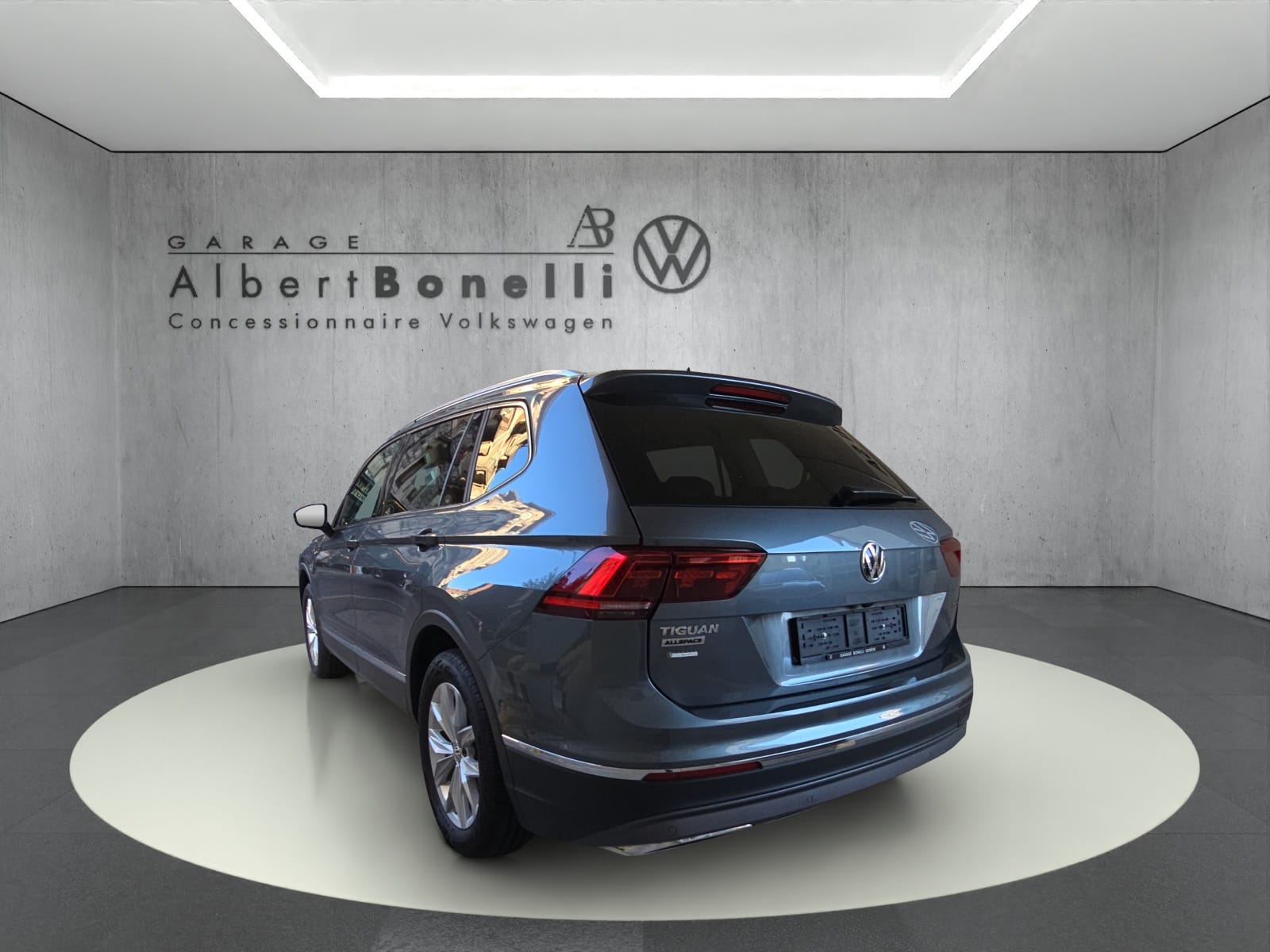 VW Tiguan Allspace 2.0TSI Highline 4Motion DSG-showroom-element-1
