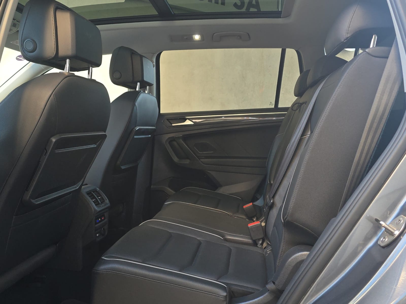 VW Tiguan Allspace 2.0TSI Highline 4Motion DSG-image-5