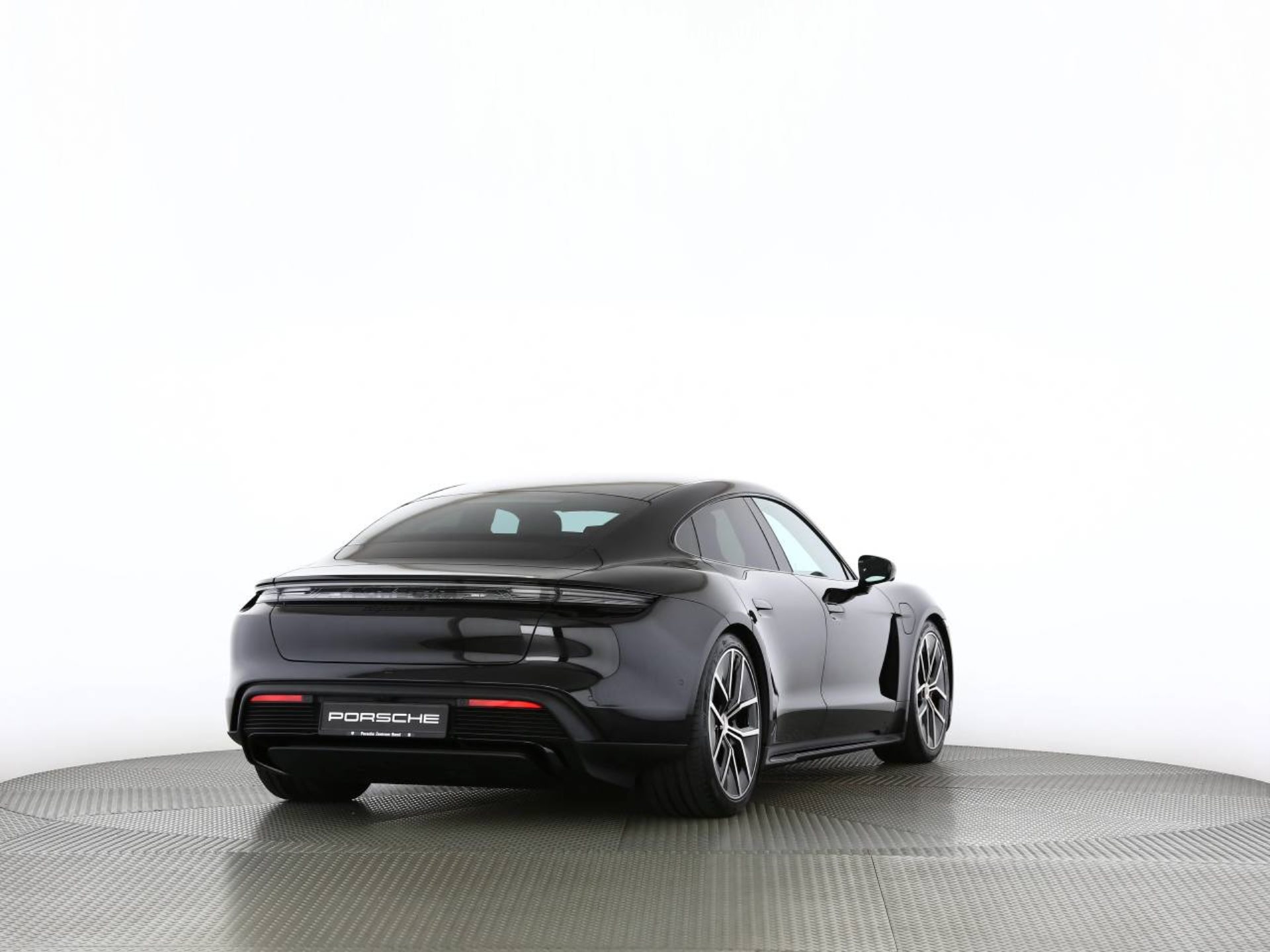 PORSCHE Taycan 4S Black Edition-image-19
