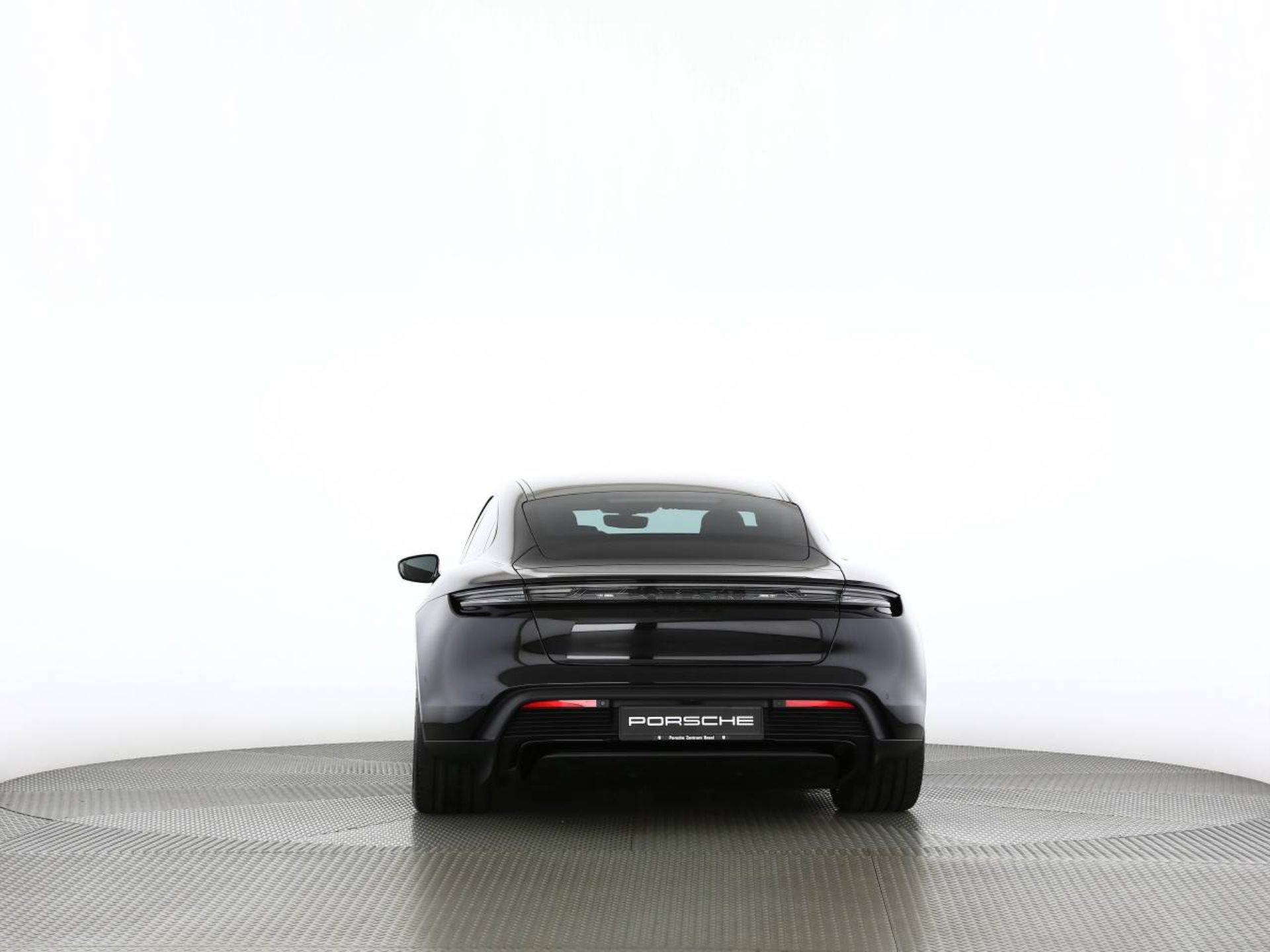 PORSCHE Taycan 4S Black Edition-image-17